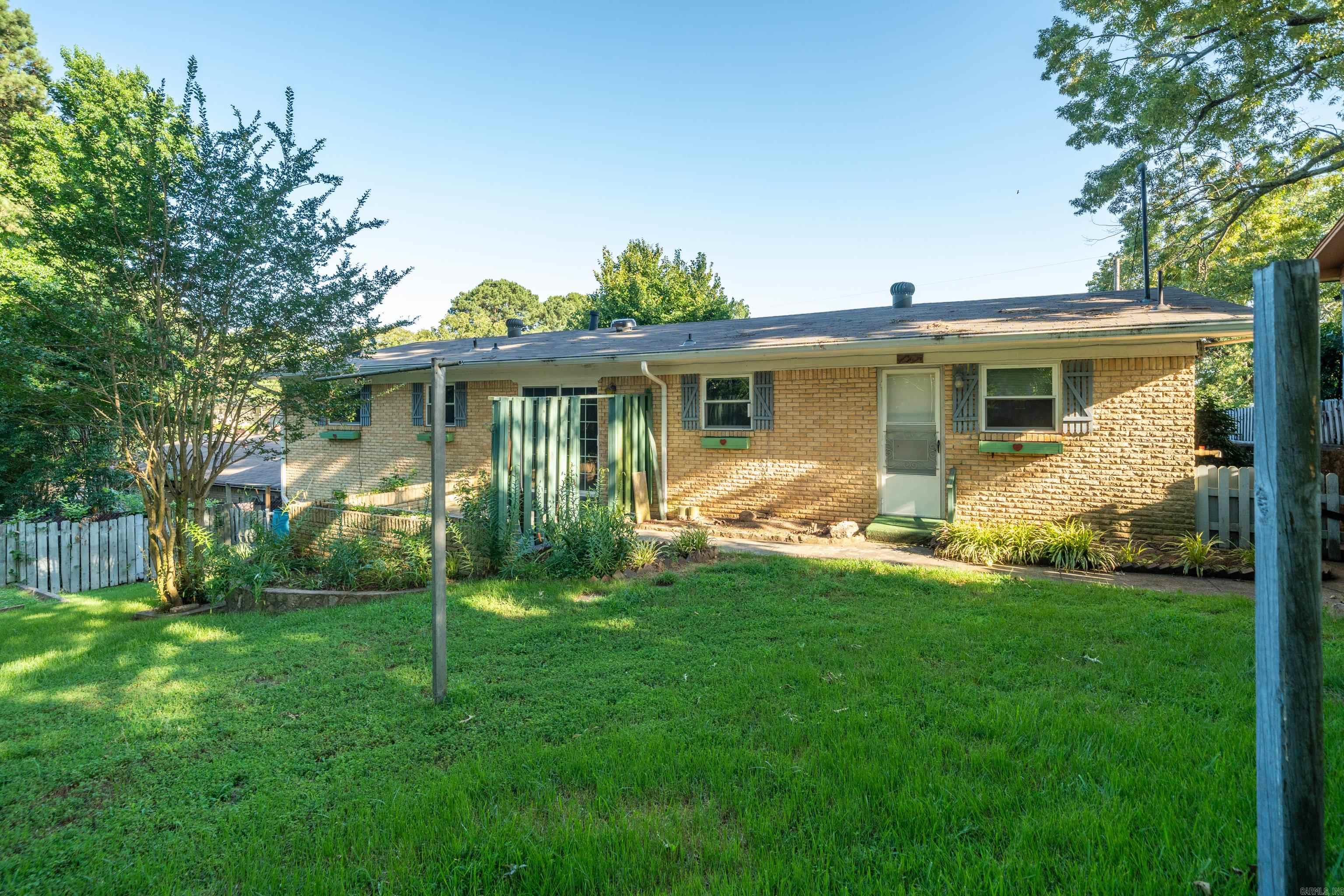 102 Dahlia St Property Photo 34