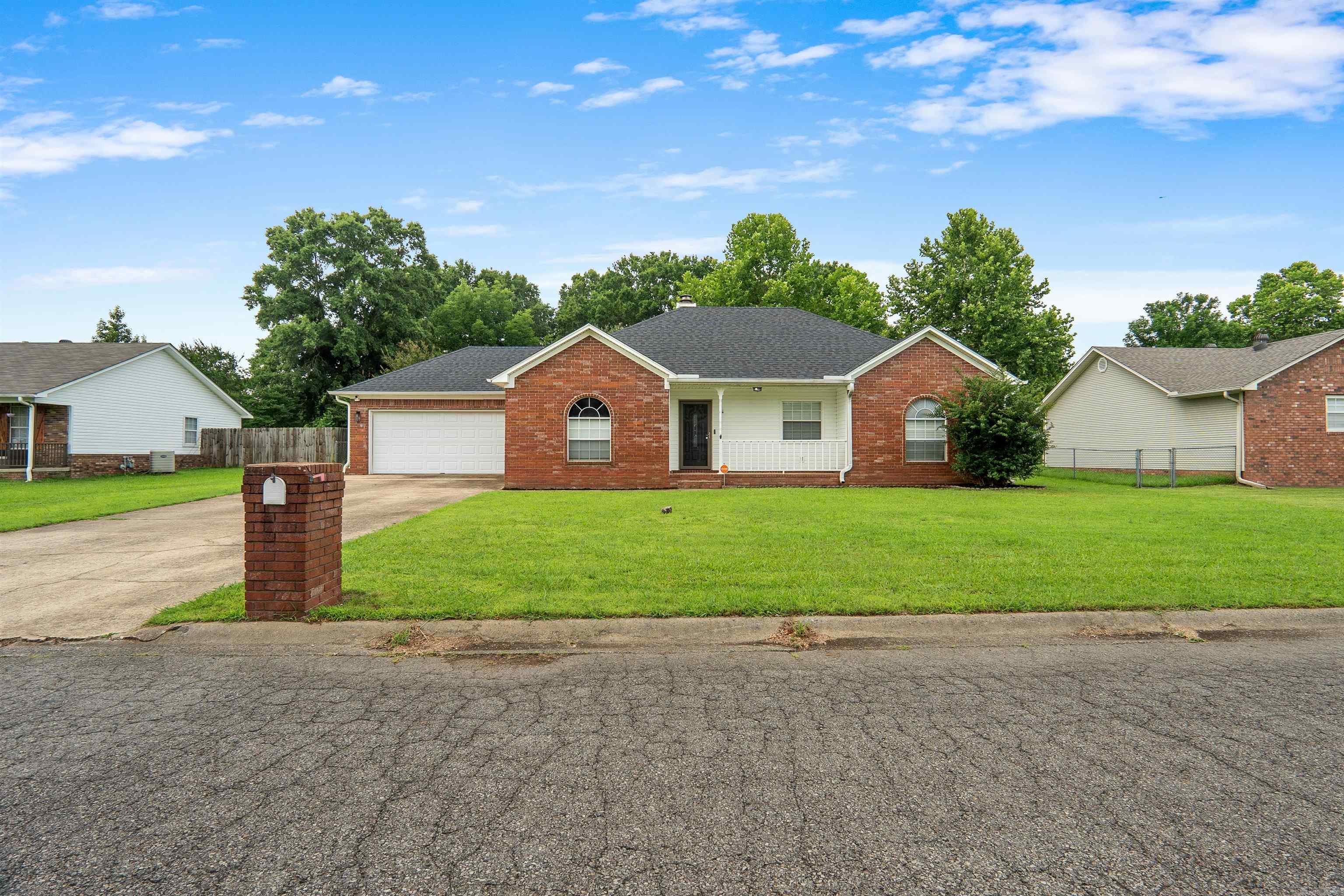 15 Red Oak Drive Property Photo 3