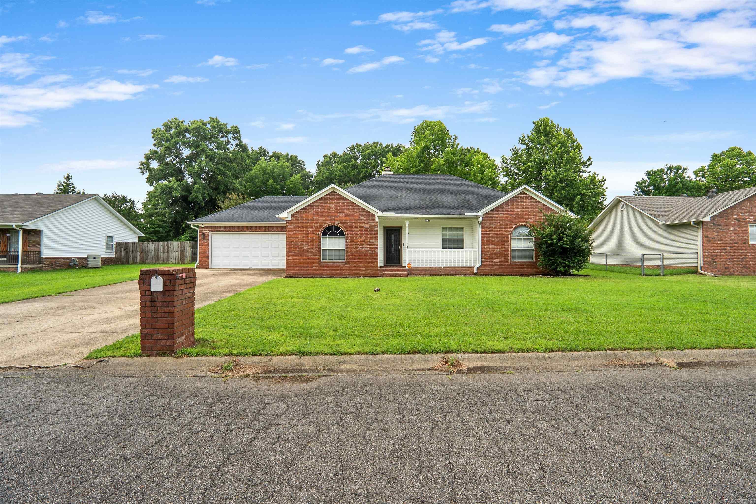 15 Red Oak Drive Property Photo 4