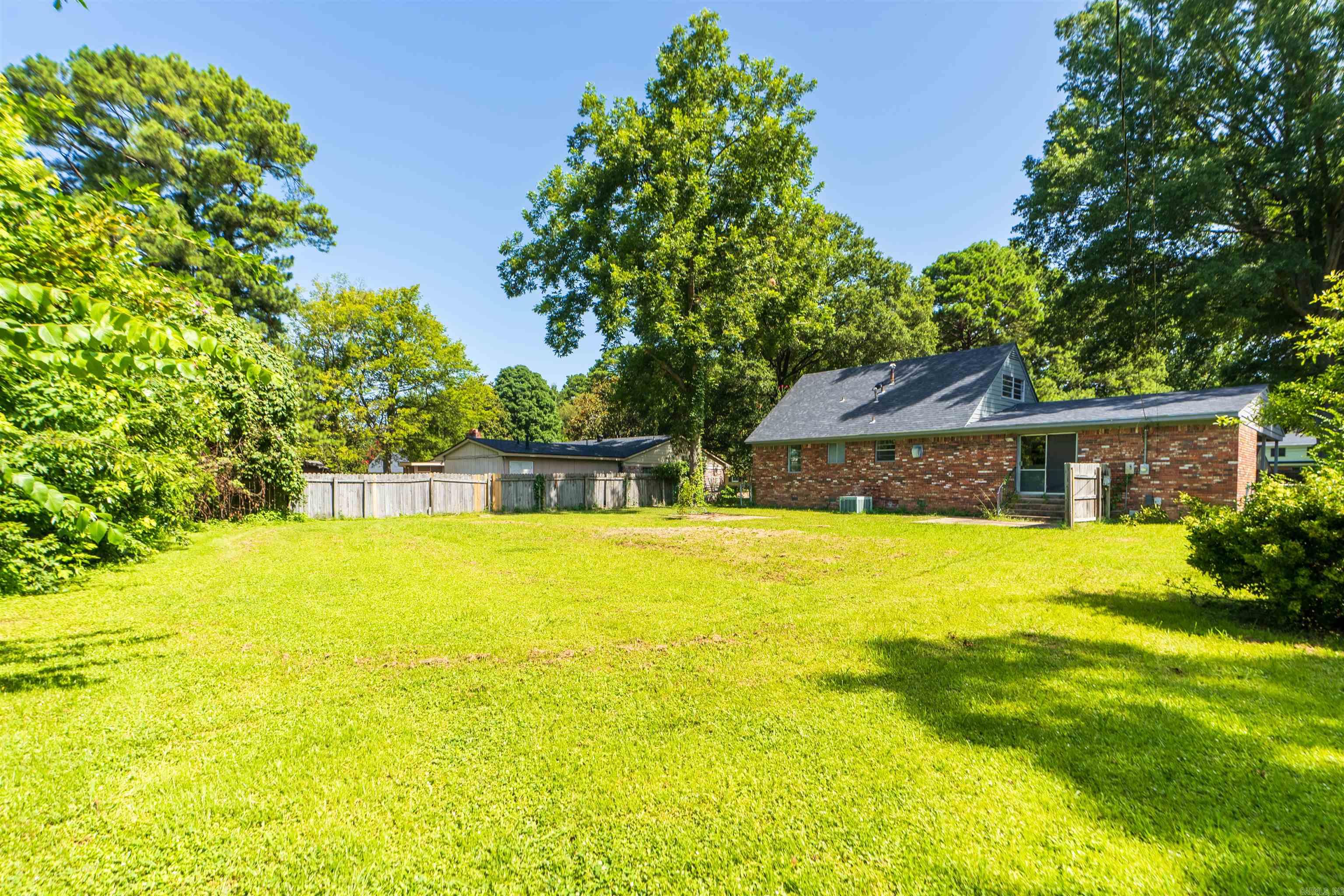 230 Lexington Dr Property Photo 6
