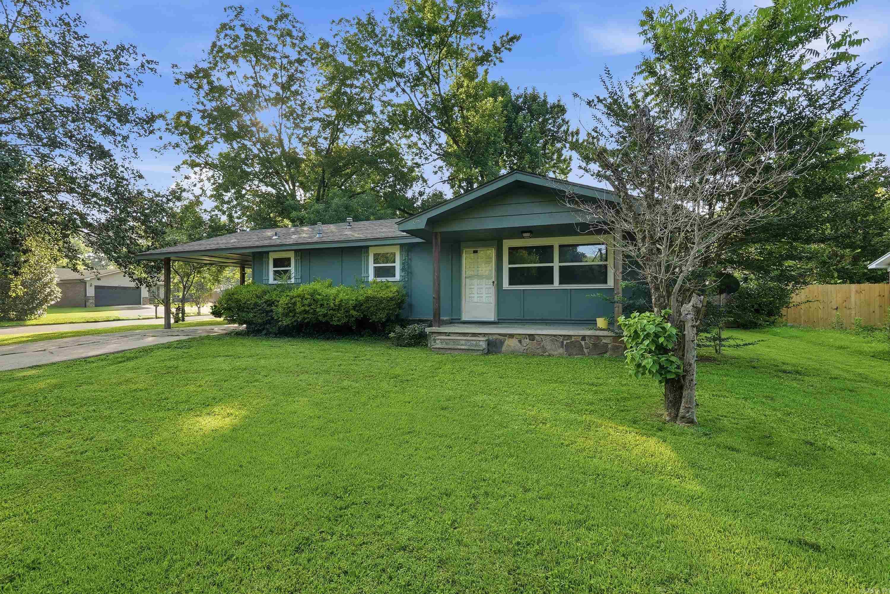 1312 Sunset Dr Property Photo 1