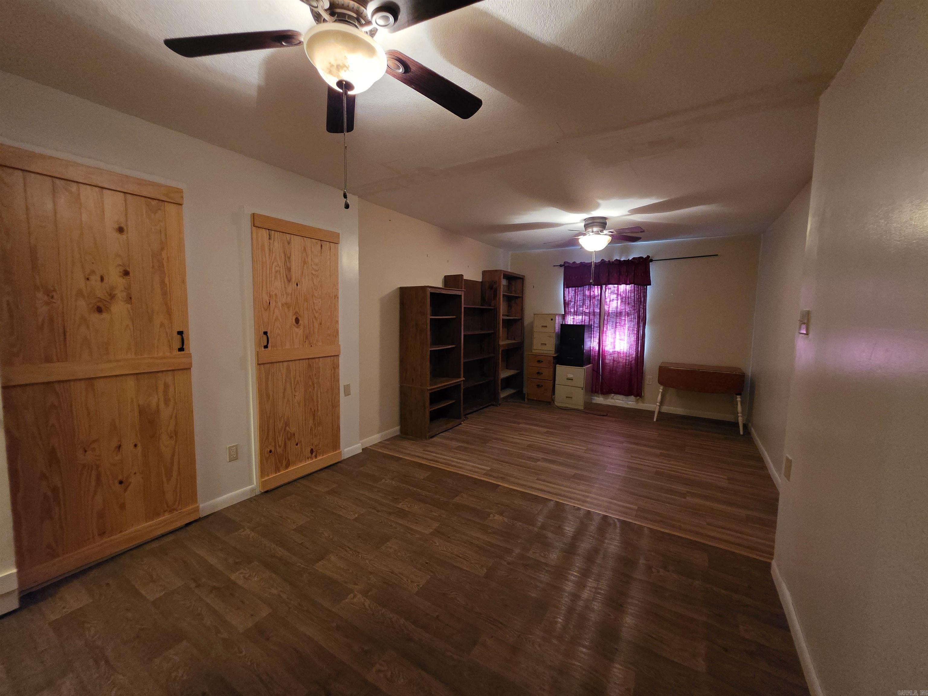 26023441 Property Photo 23