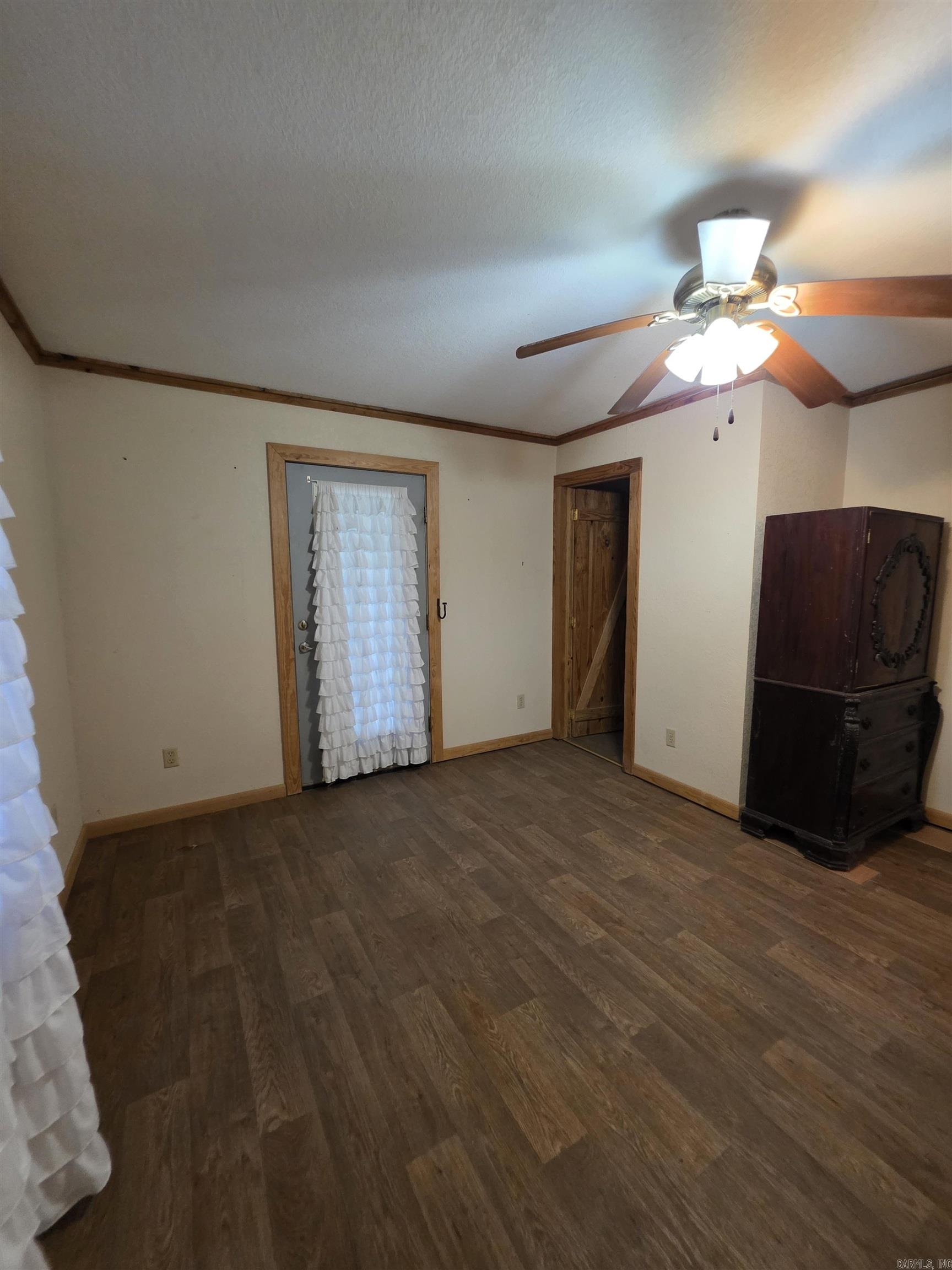 26023441 Property Photo 27