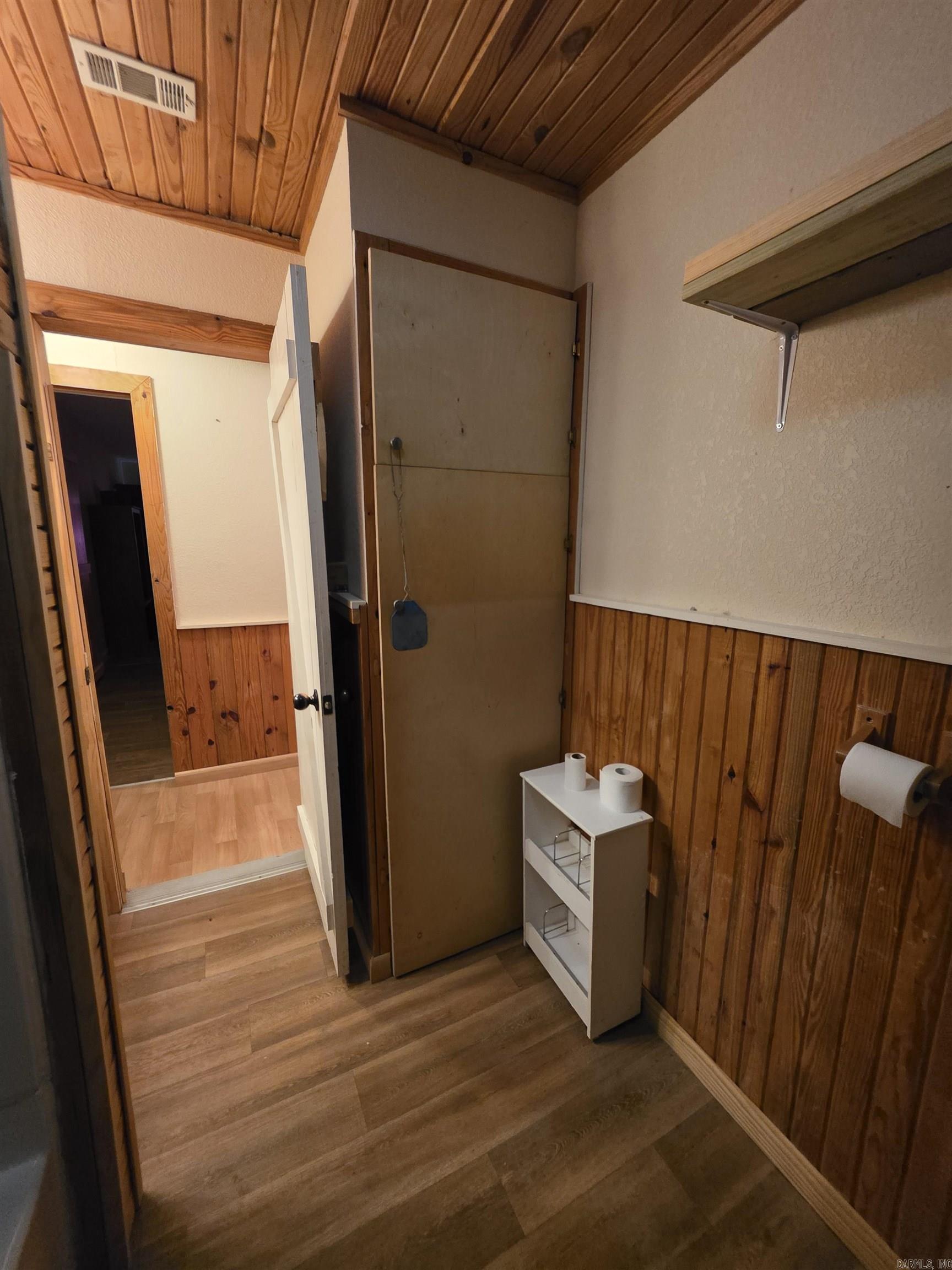 26023441 Property Photo 31