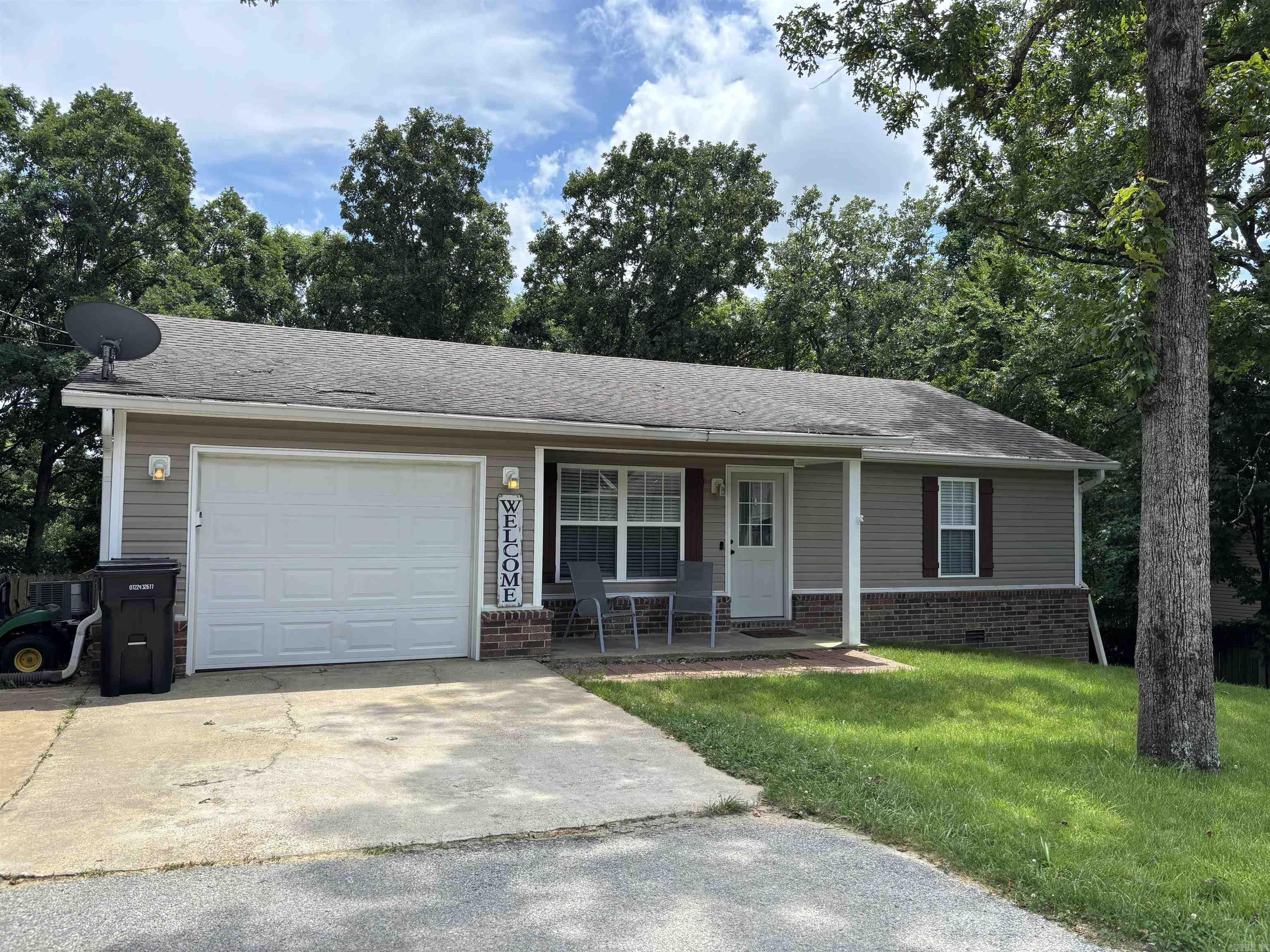 2203 Highland Boulevard Property Photo 1