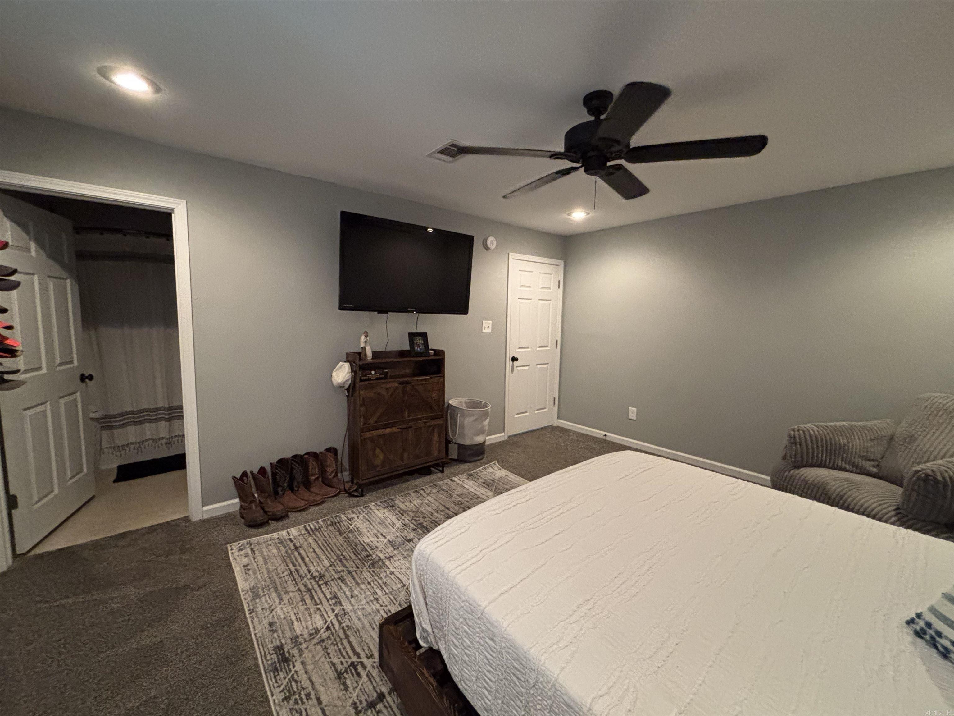 2203 Highland Boulevard Property Photo 10