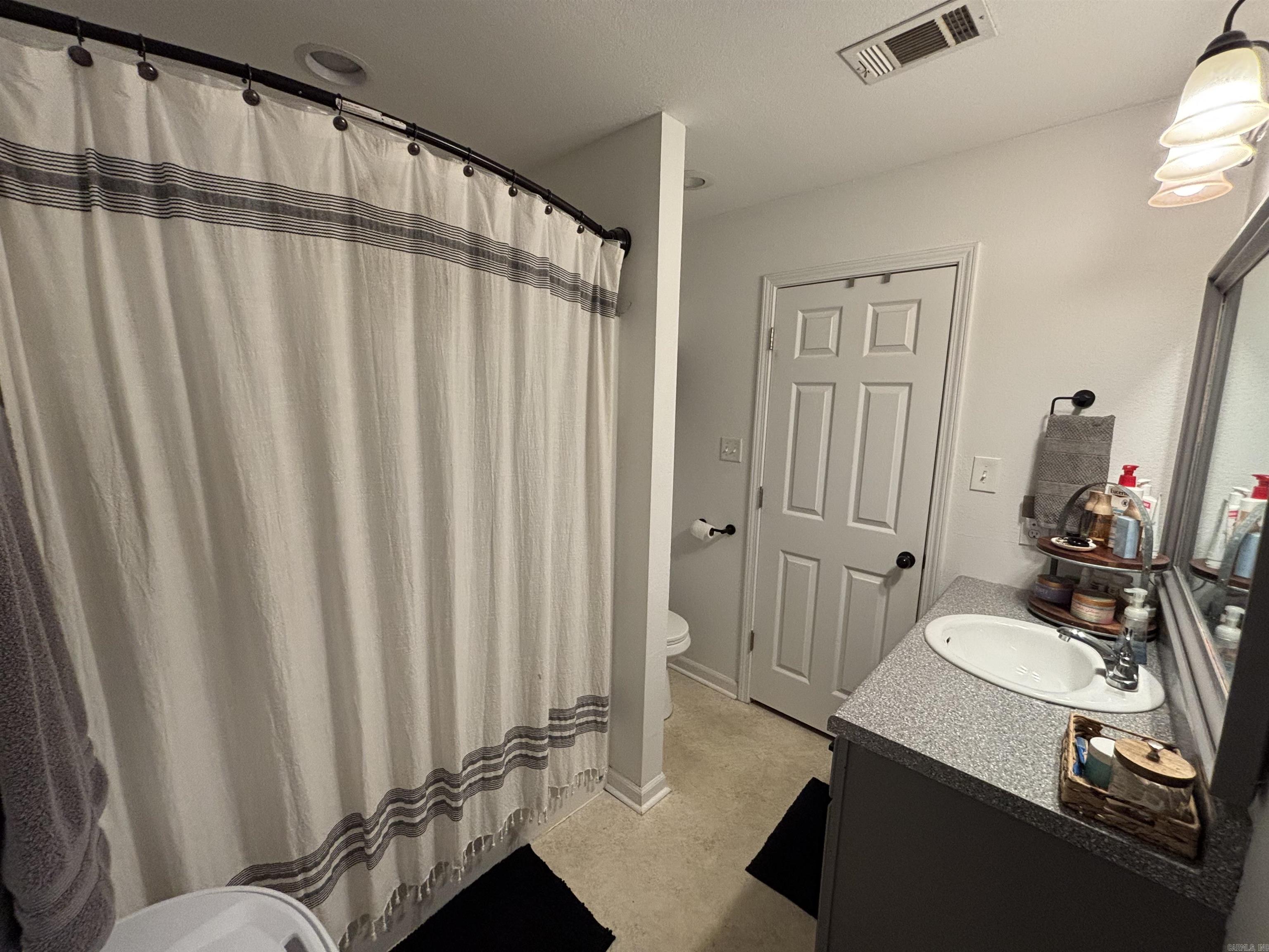 2203 Highland Boulevard Property Photo 11
