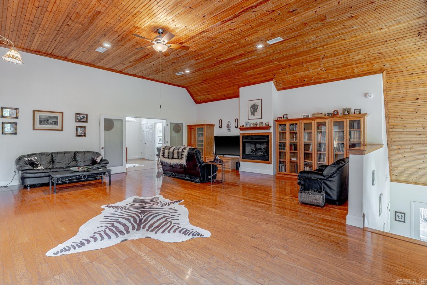 2214 E Diamond Lake Property Photo 11