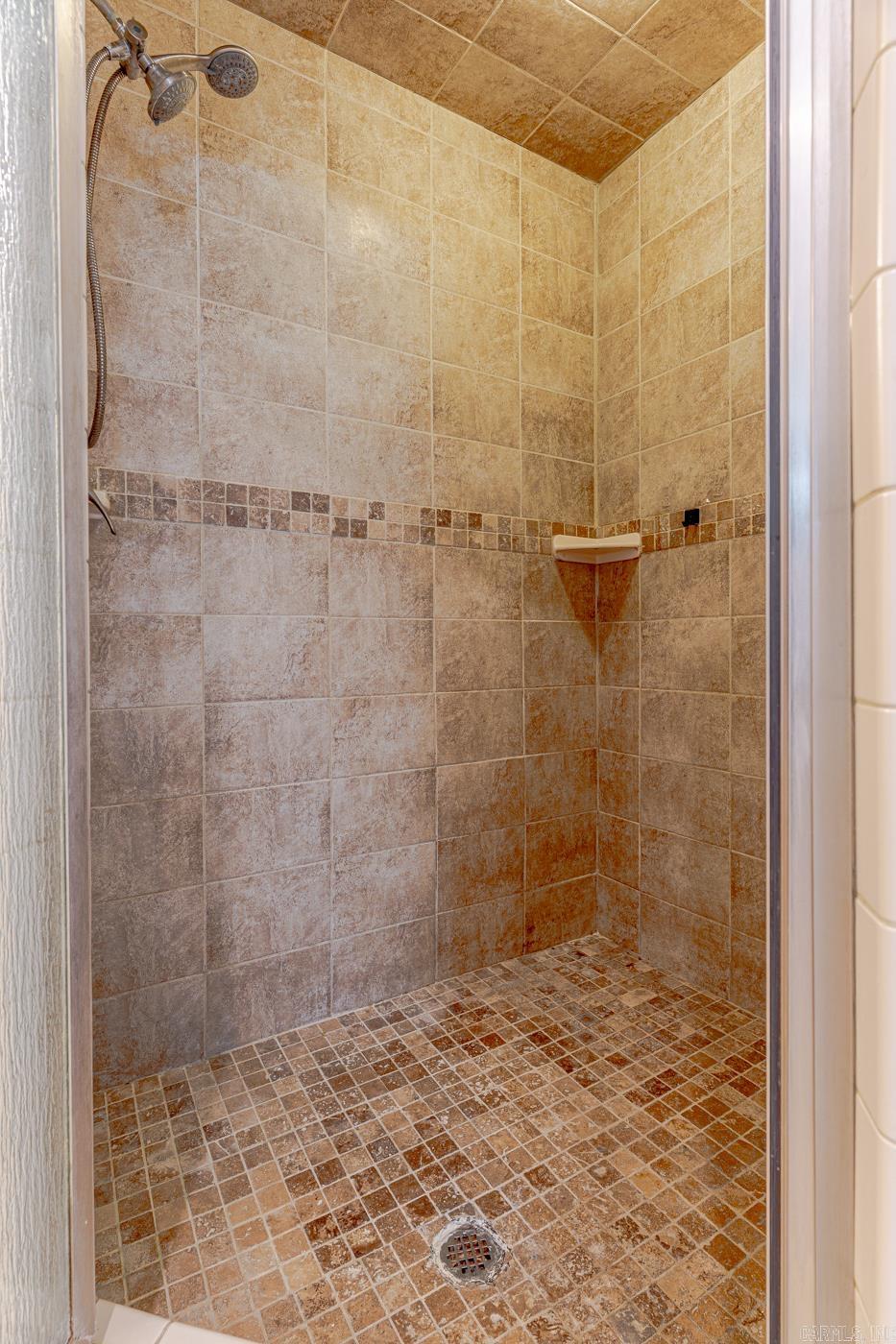 2214 E Diamond Lake Property Photo 27