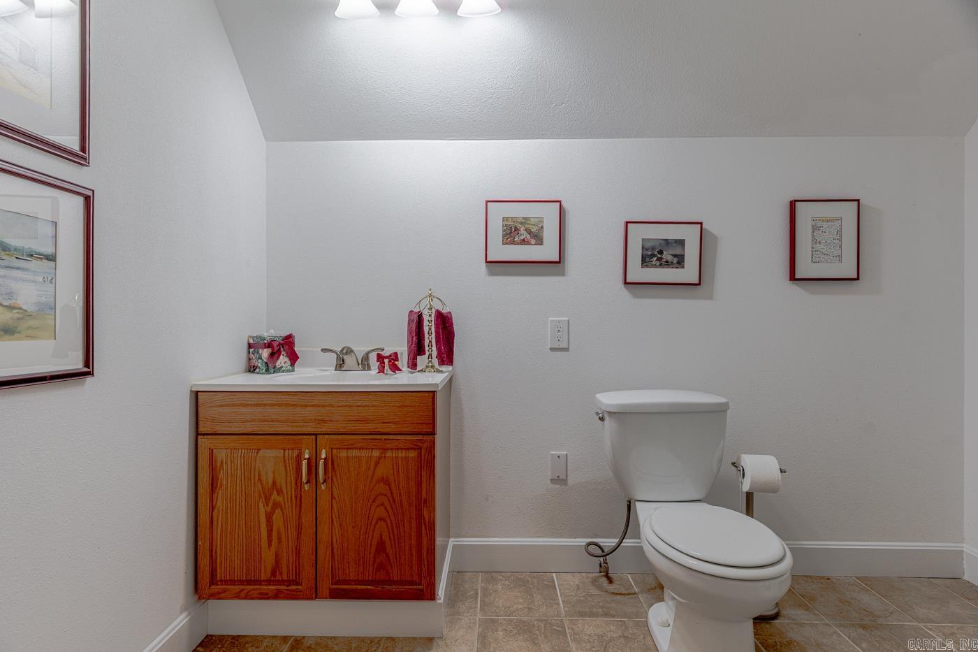 2214 E Diamond Lake Property Photo 30