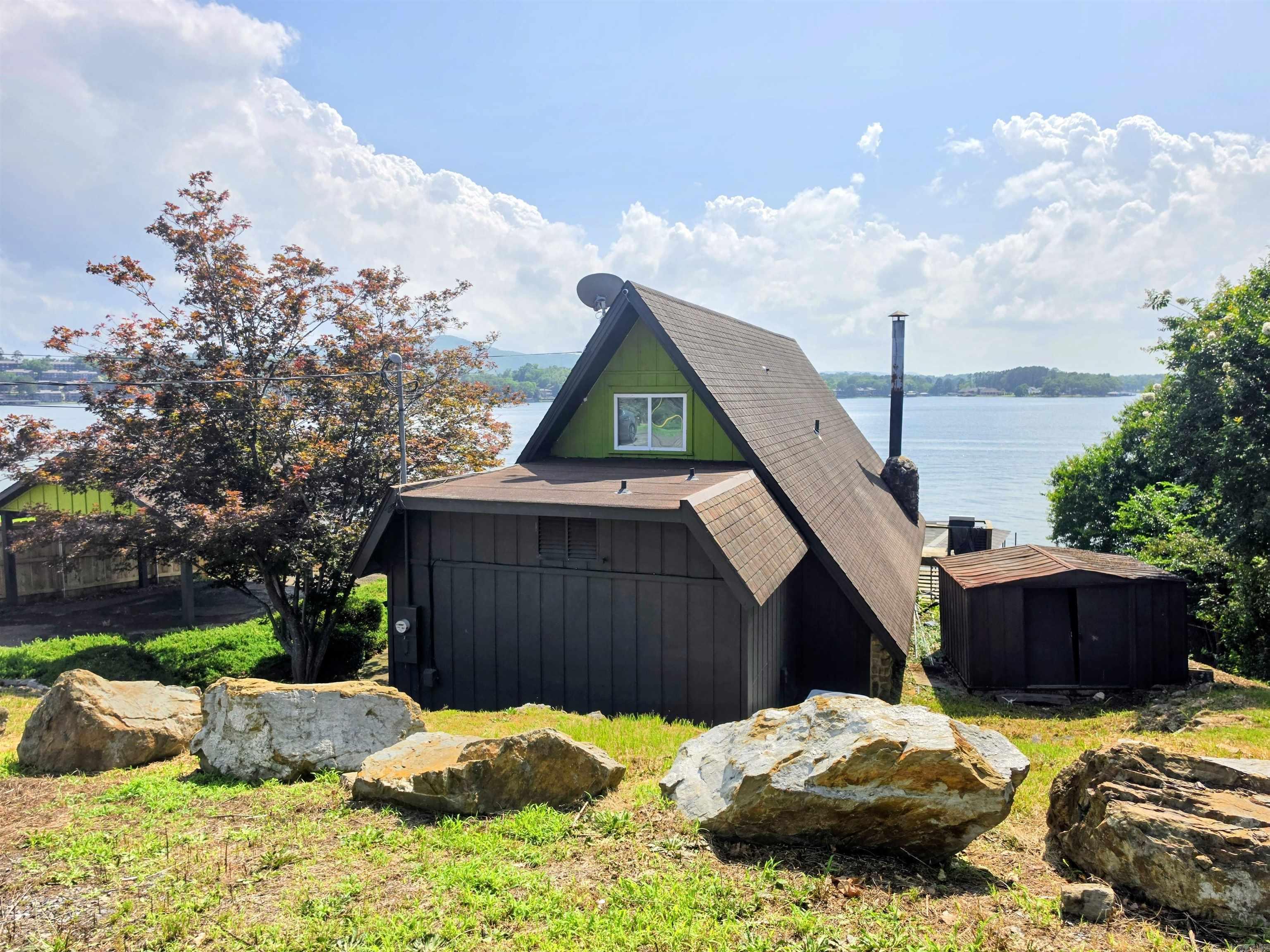 136 Catalina Circle Property Photo 1
