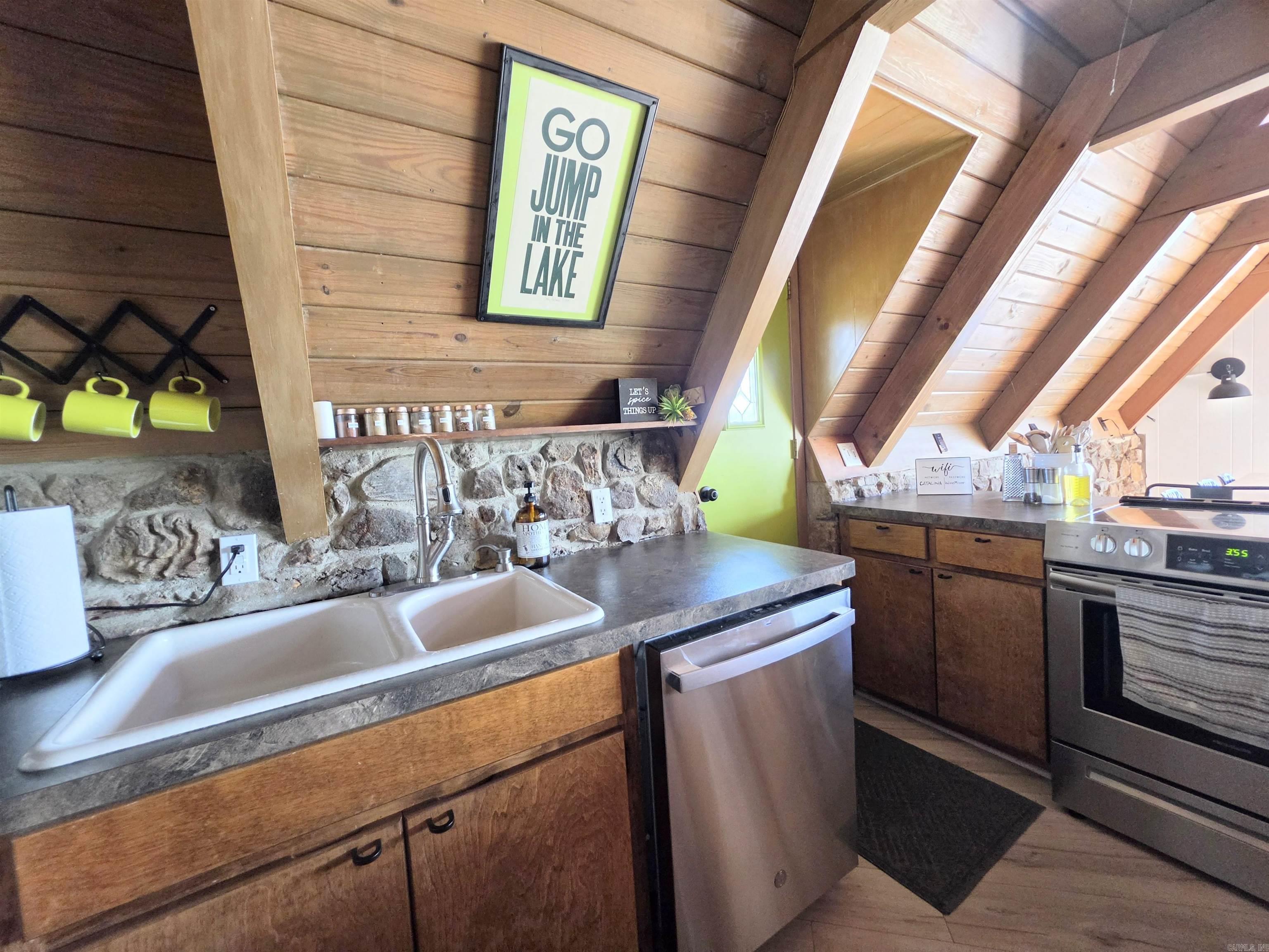 136 Catalina Circle Property Photo 22