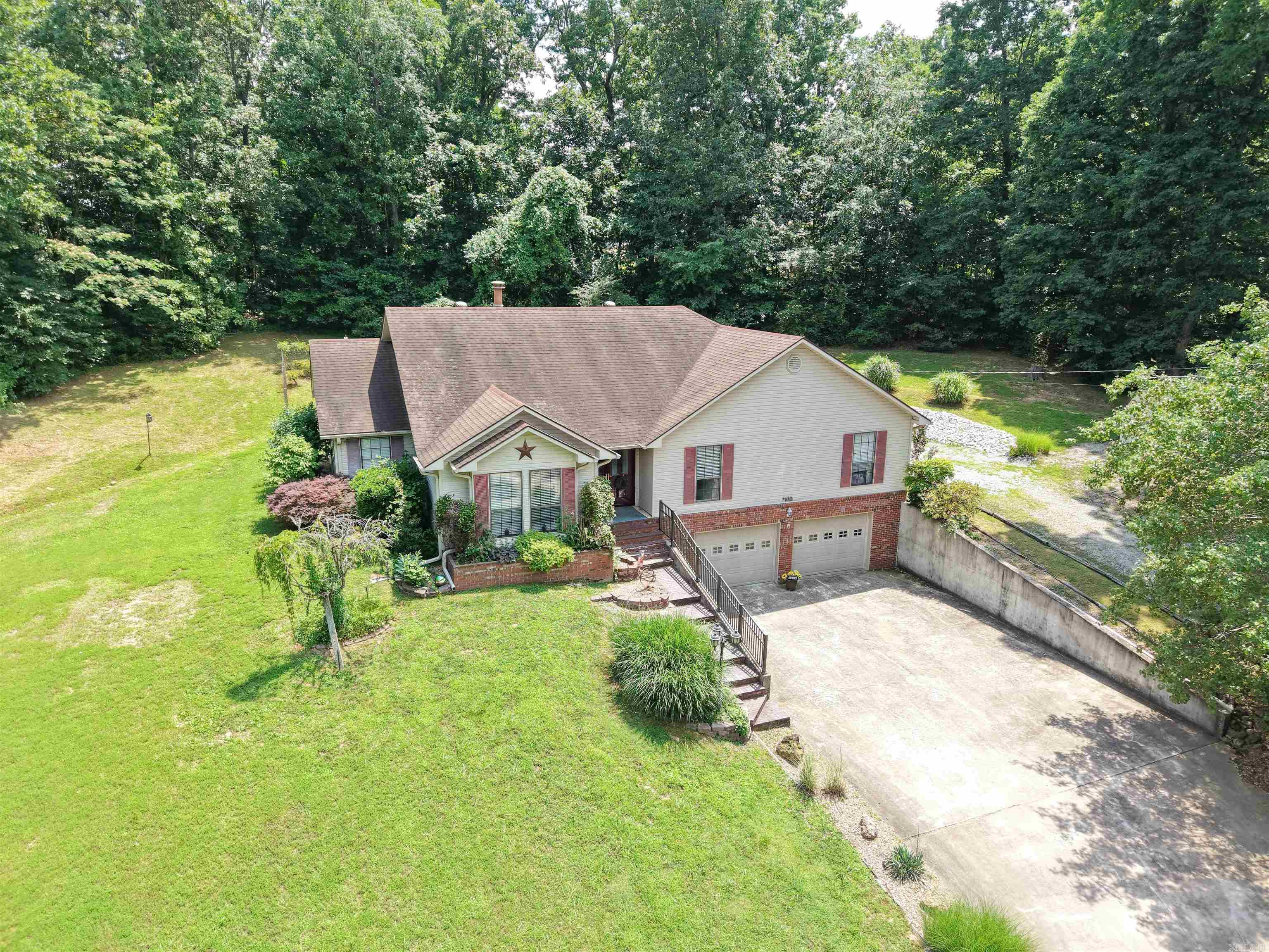 1410 Spinnenwebber Circle Property Photo 1