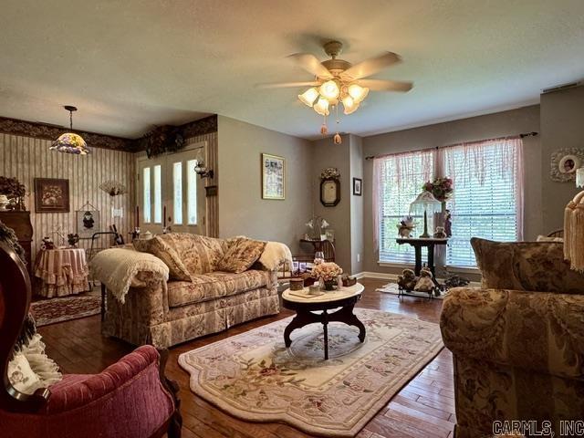 1410 Spinnenwebber Circle Property Photo 5