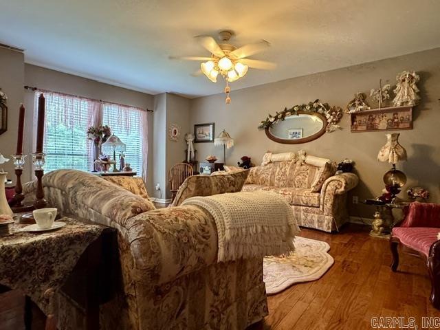 1410 Spinnenwebber Circle Property Photo 6