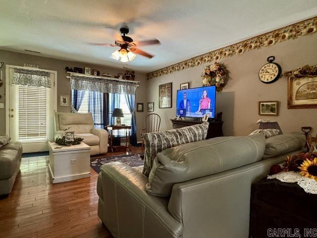1410 Spinnenwebber Circle Property Photo 10