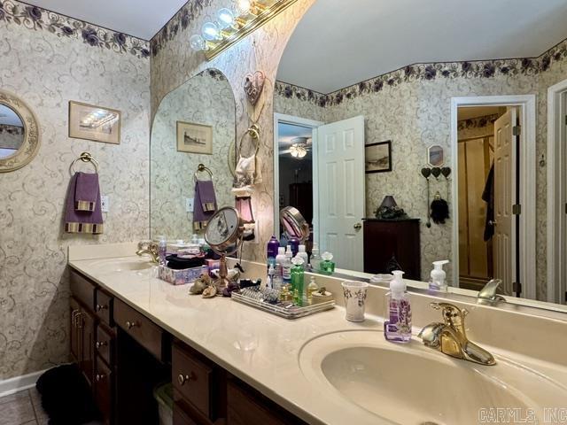 1410 Spinnenwebber Circle Property Photo 31