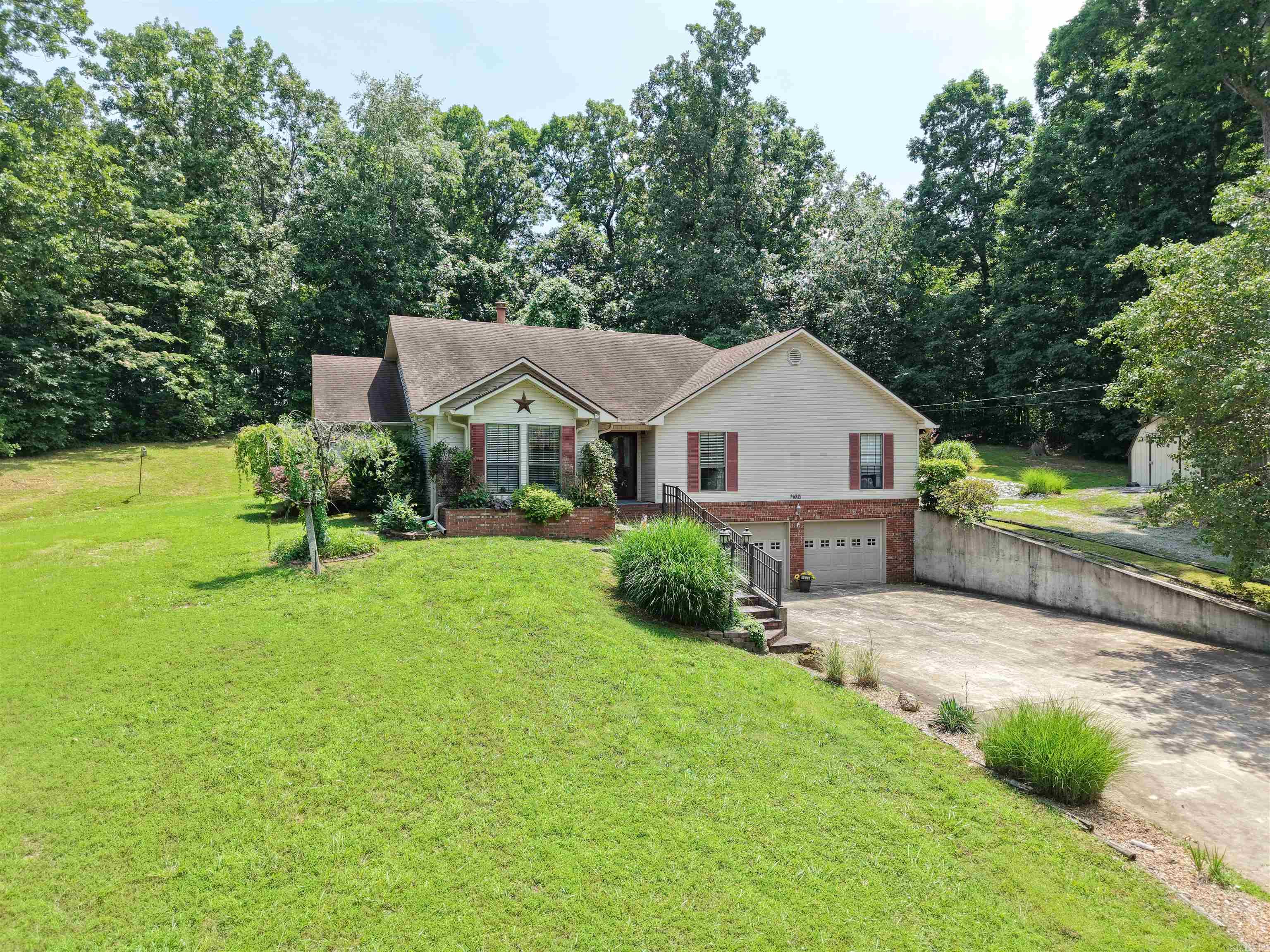 1410 Spinnenwebber Circle Property Photo 46