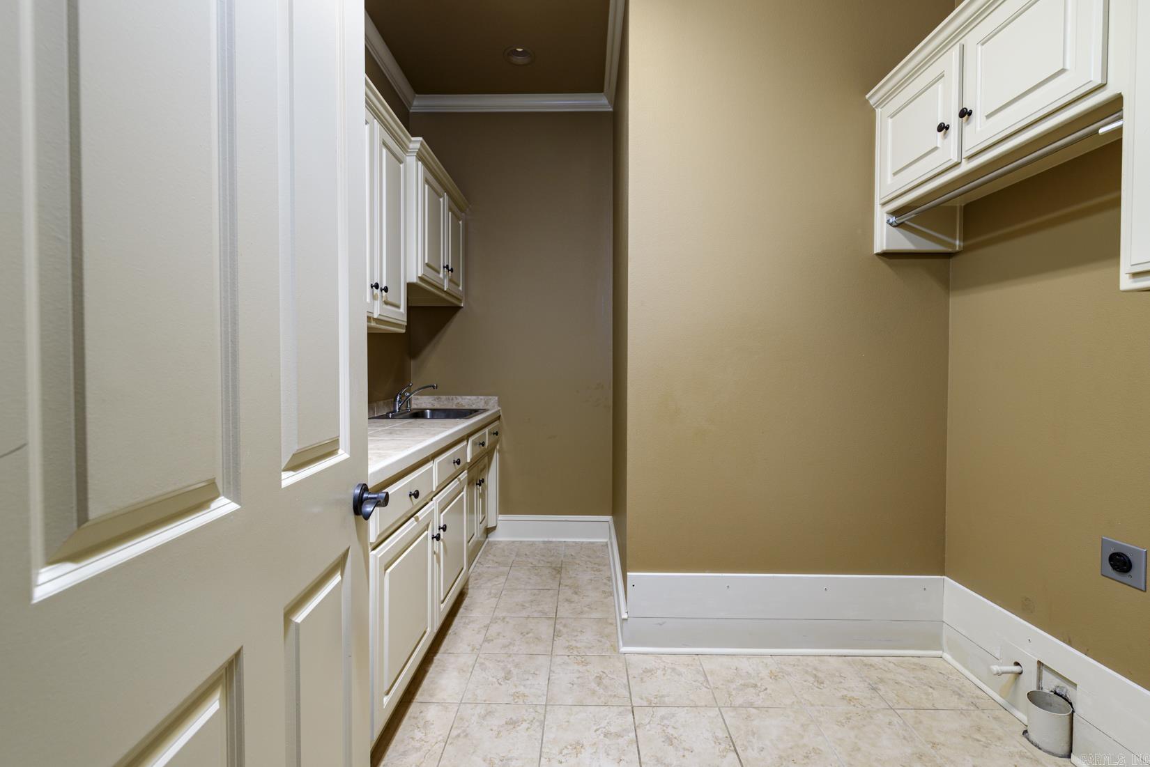 139 Courts Lane Property Photo 26