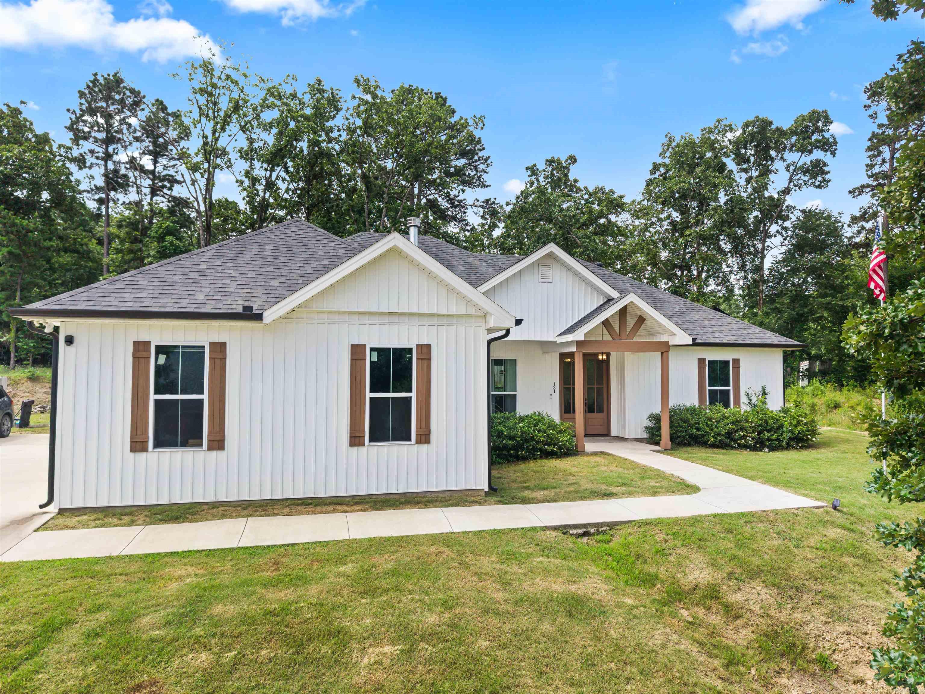 131 Wildwood Forest Road Property Photo 3