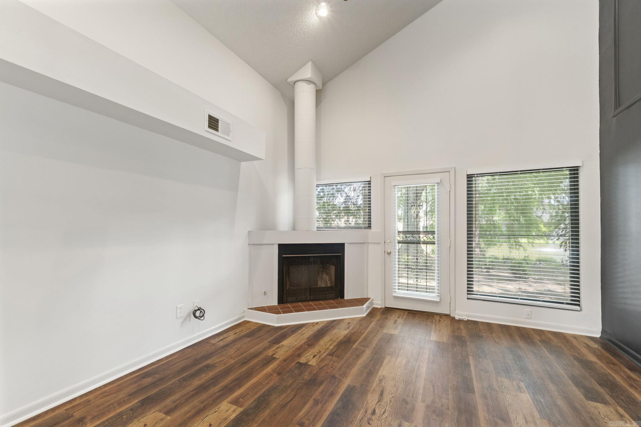 2506 Riverfront Drive Property Photo 6