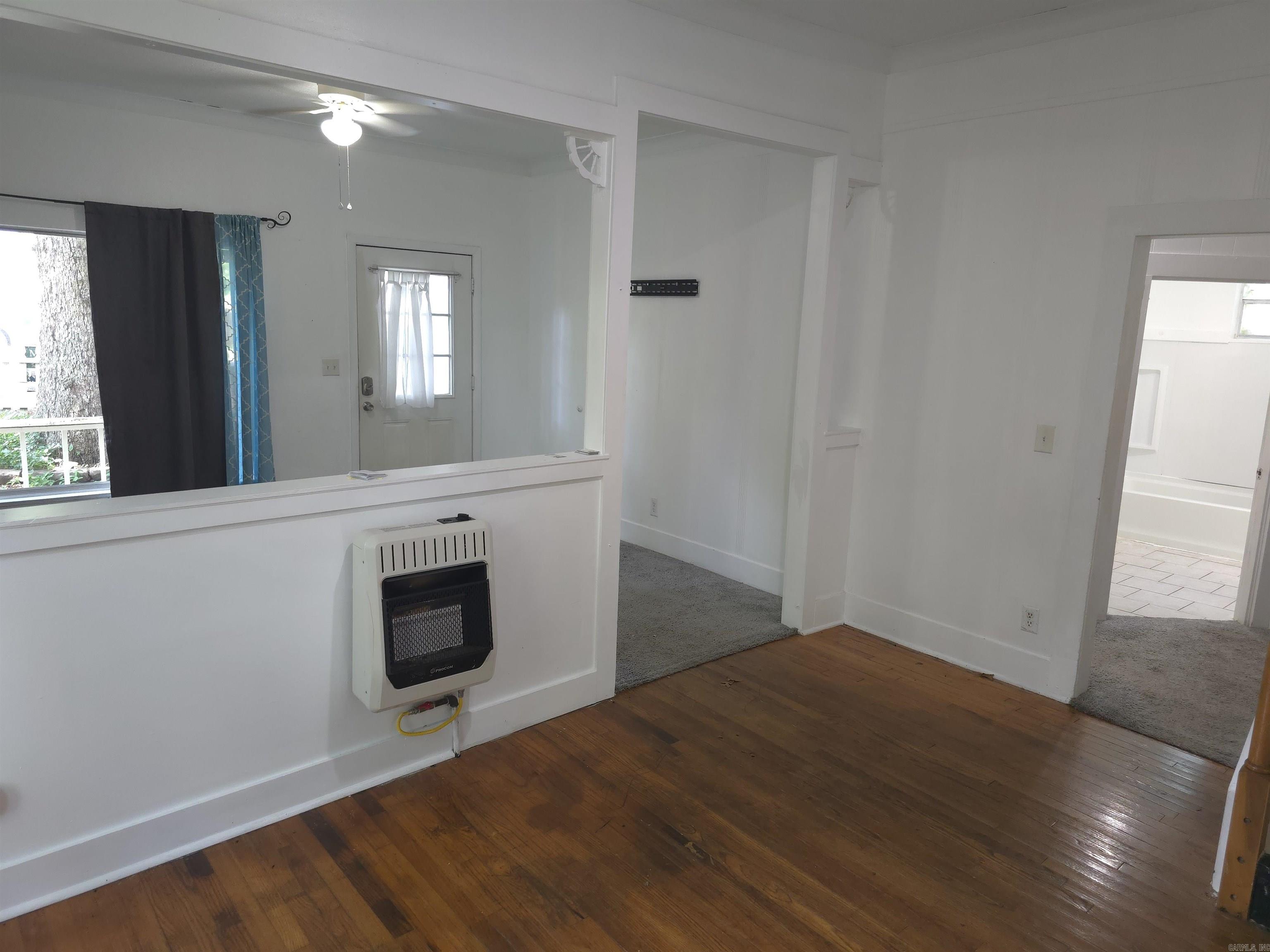 216 Elizabeth Terrace Property Photo 4