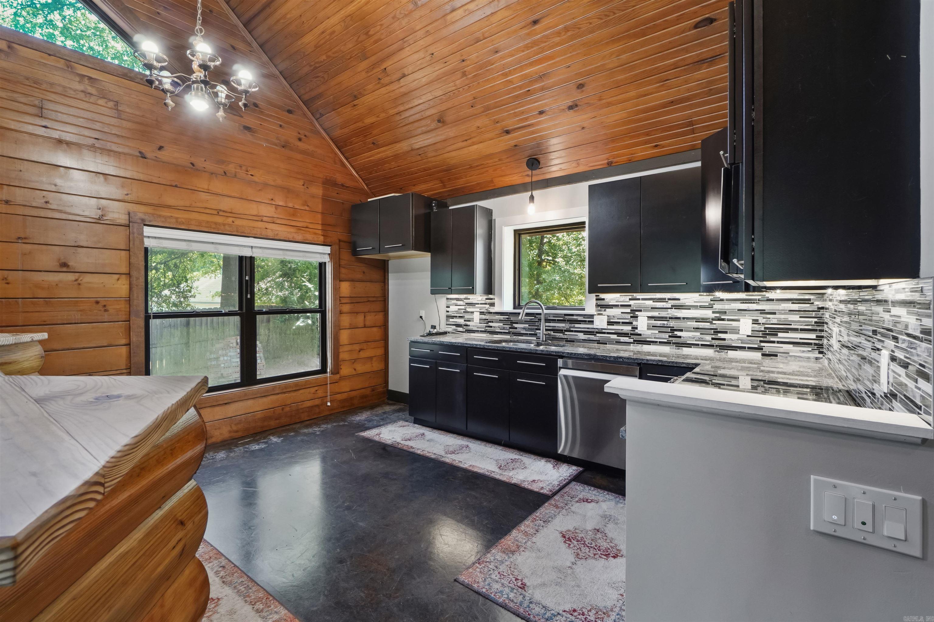 1028 Woody Property Photo 11