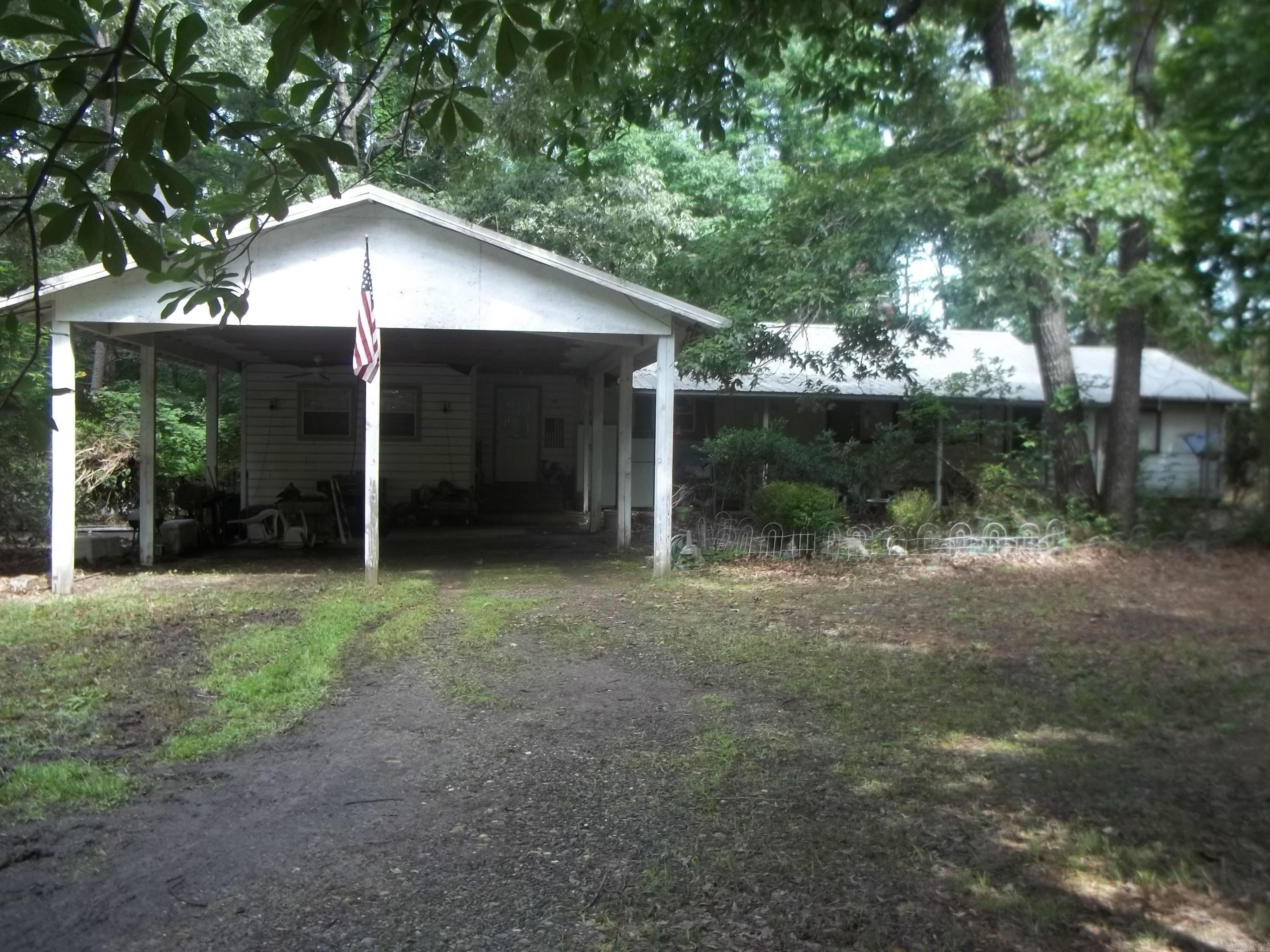 137 Shady Oaks Lane Property Photo 1