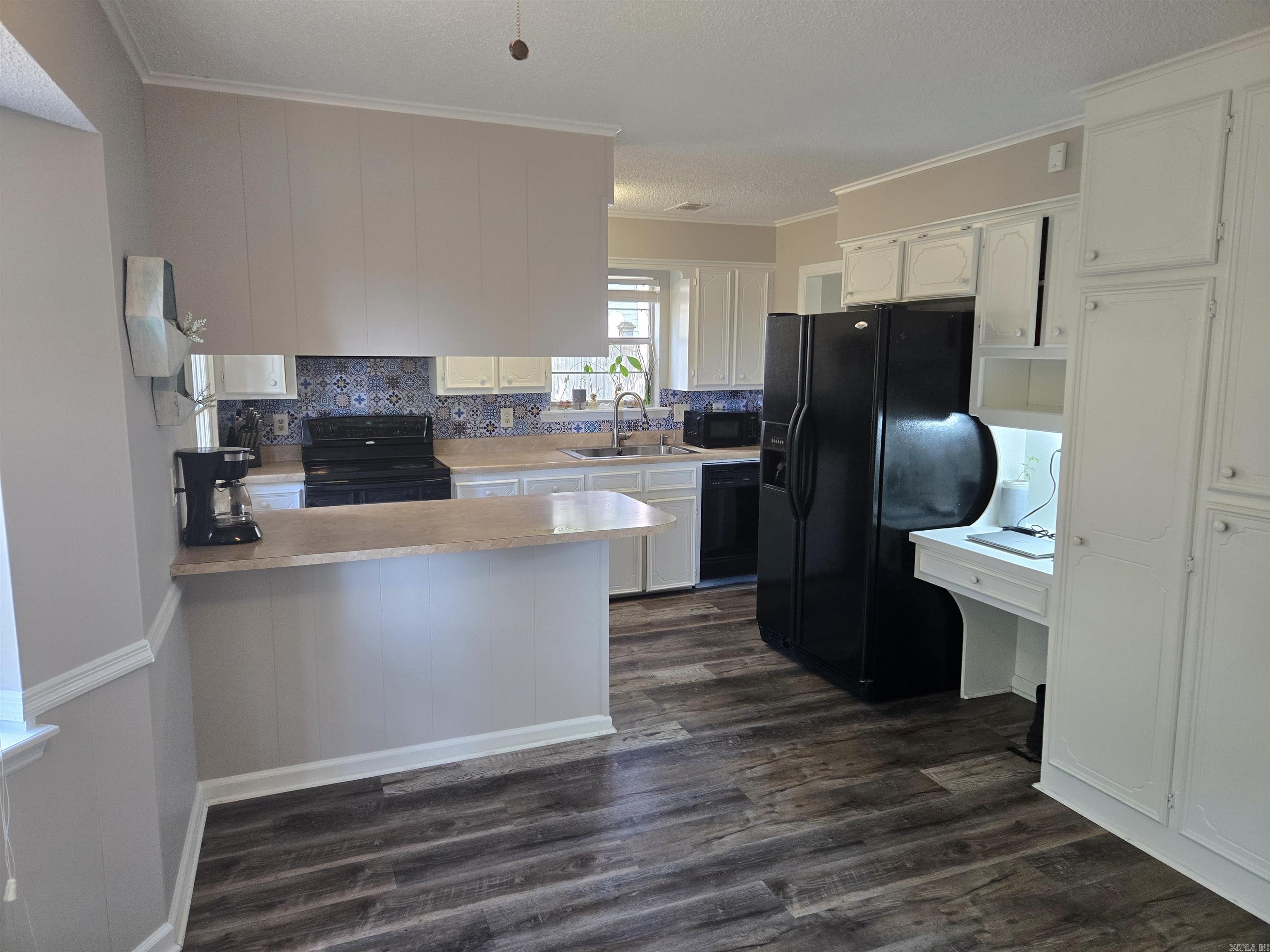 10 Flourite Cove Property Photo 6