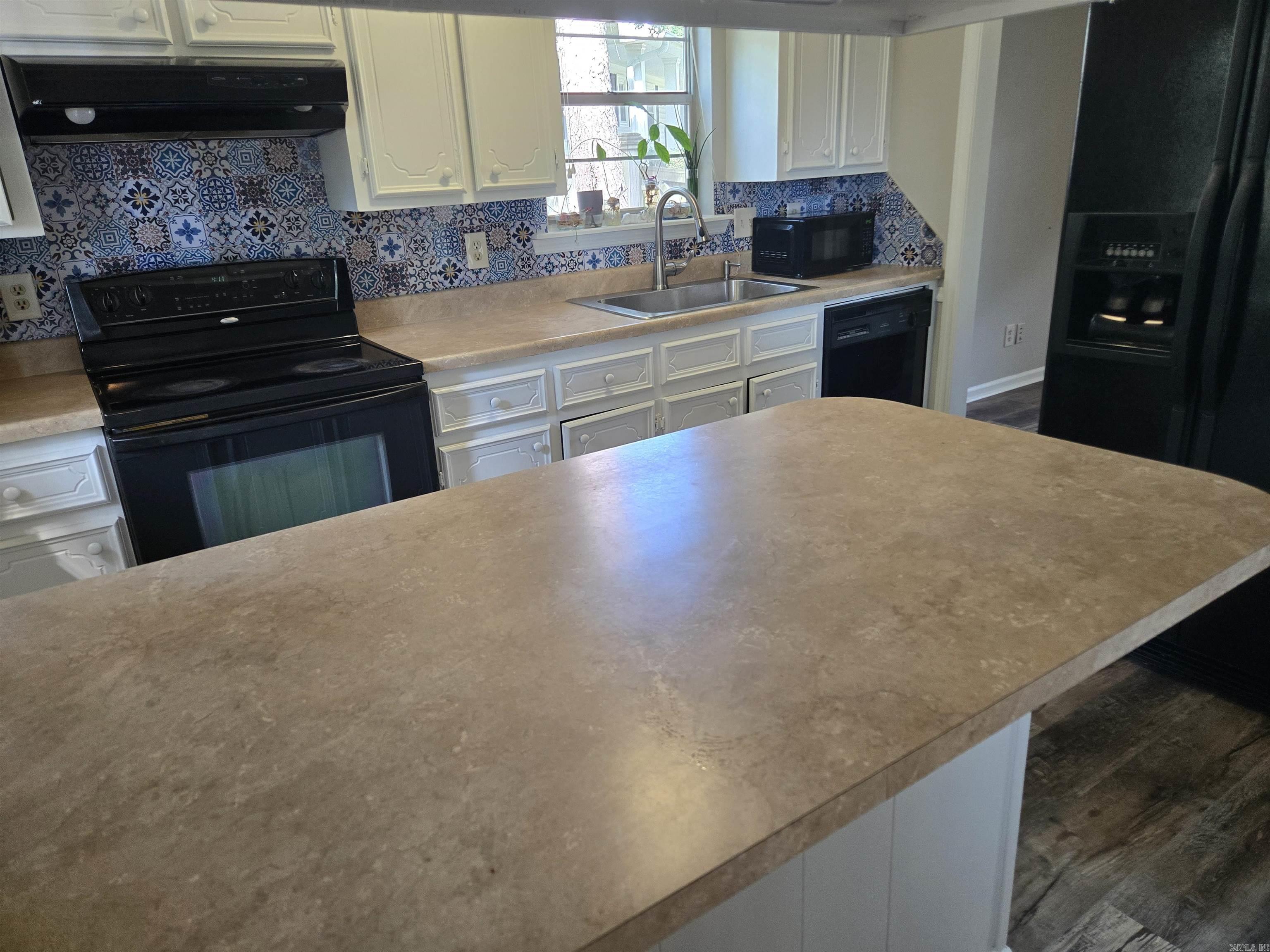 10 Flourite Cove Property Photo 8