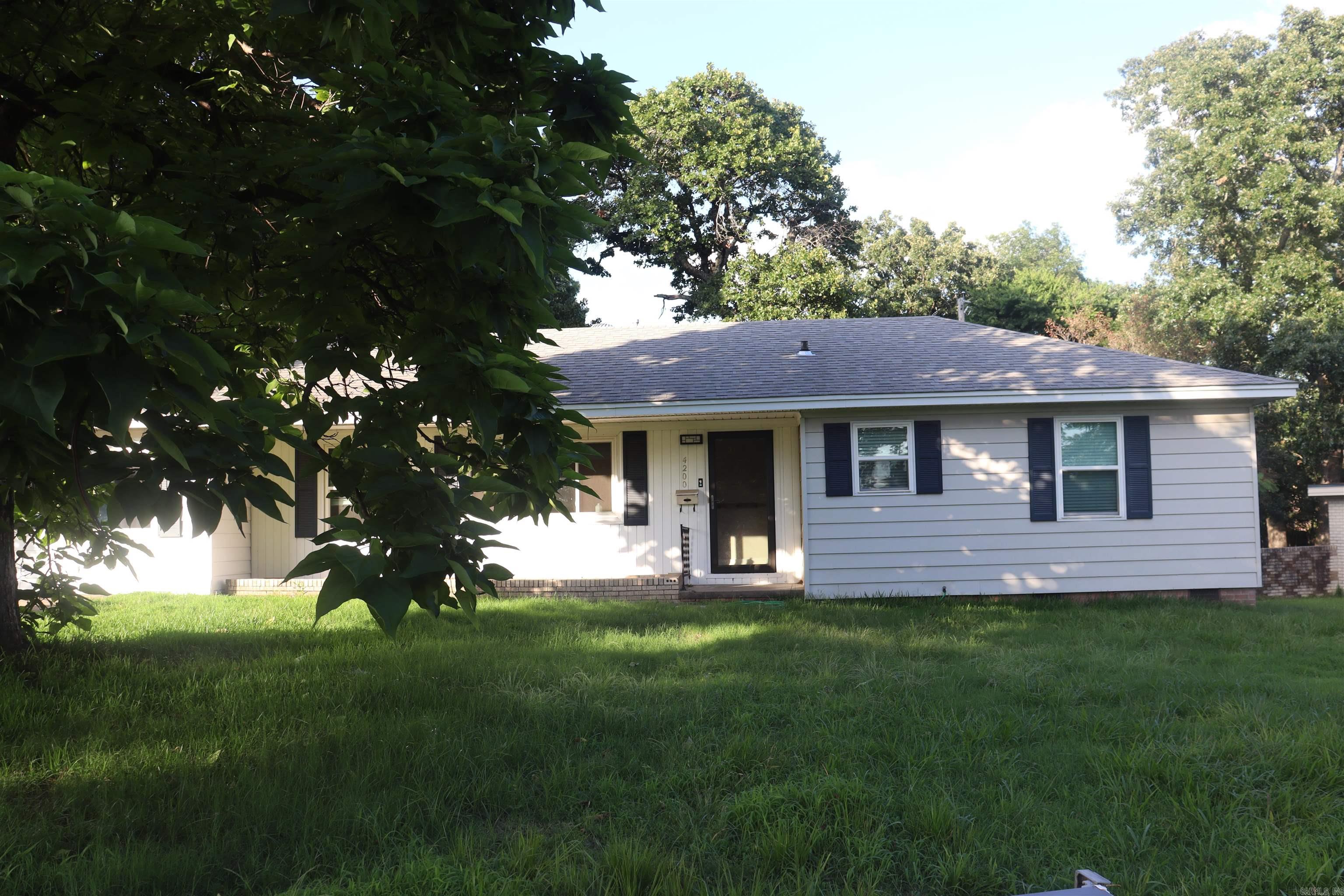 4200 Lakeview Road Property Photo 1