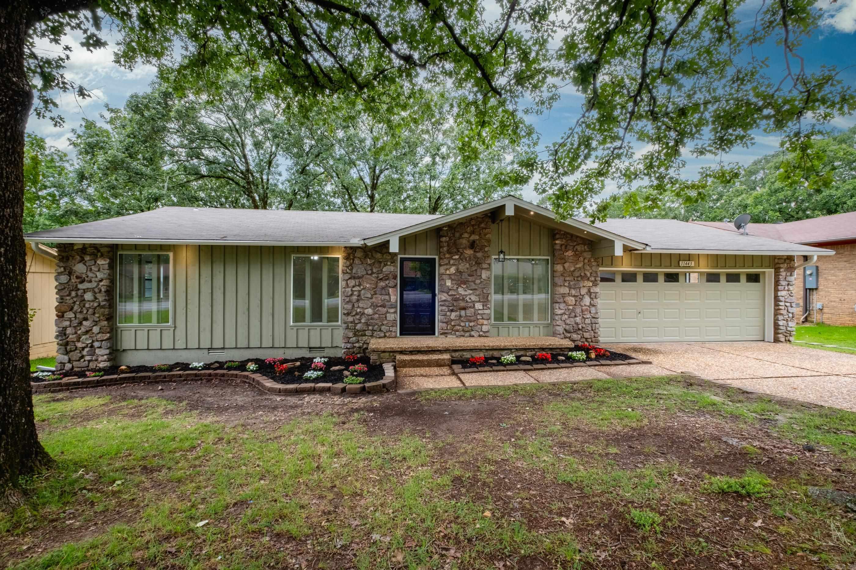 11443 Southridge Drive Property Photo 1