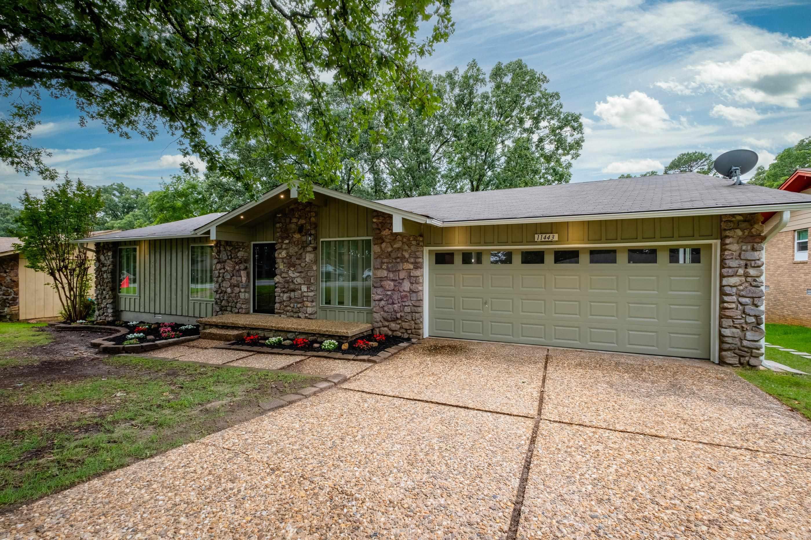 11443 Southridge Drive Property Photo 3