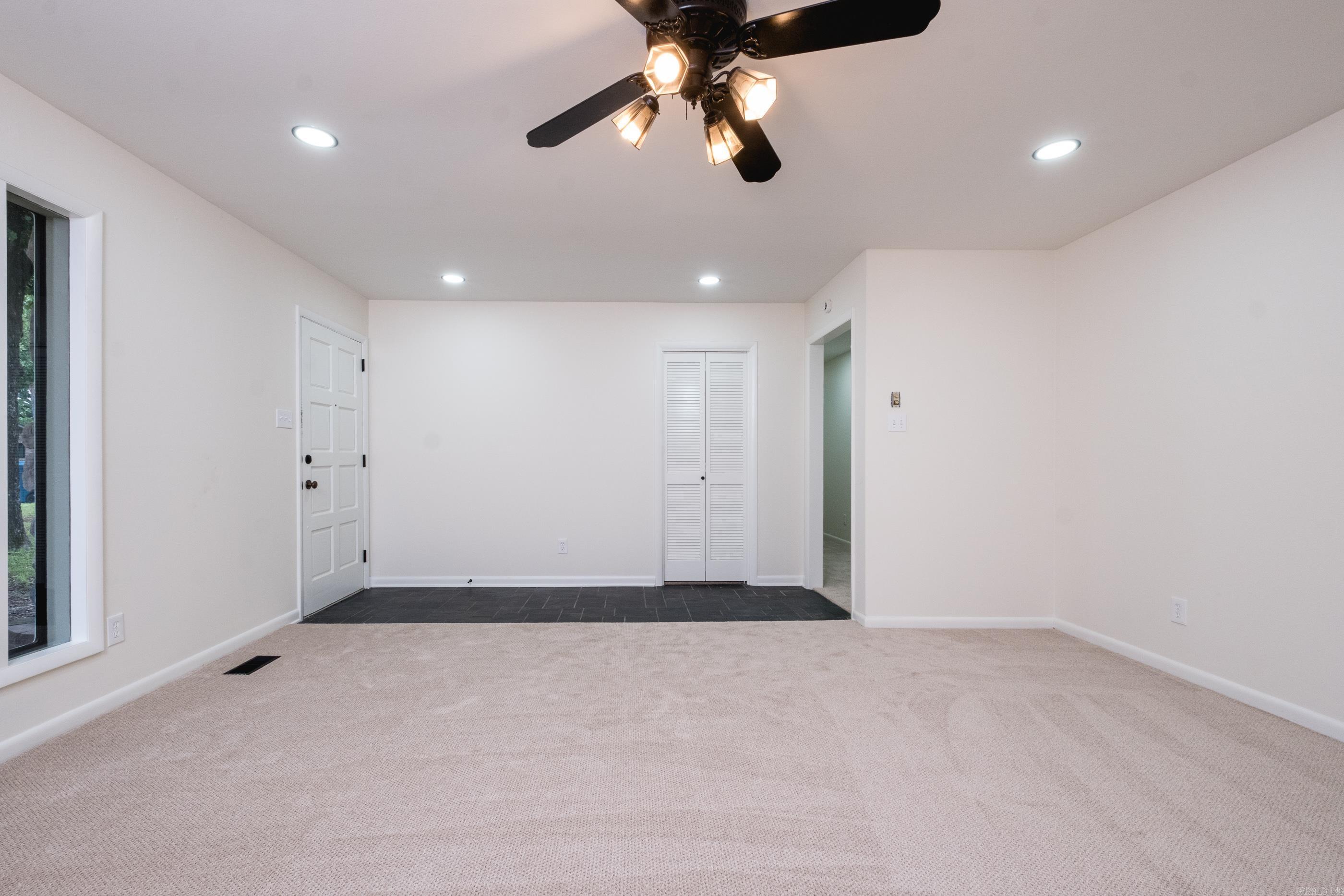 11443 Southridge Drive Property Photo 8