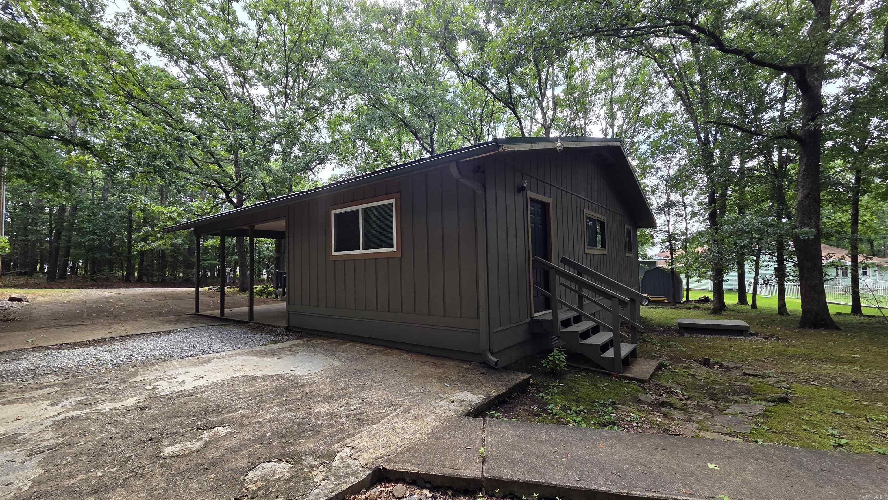 220 Lookout Dr Property Photo 11