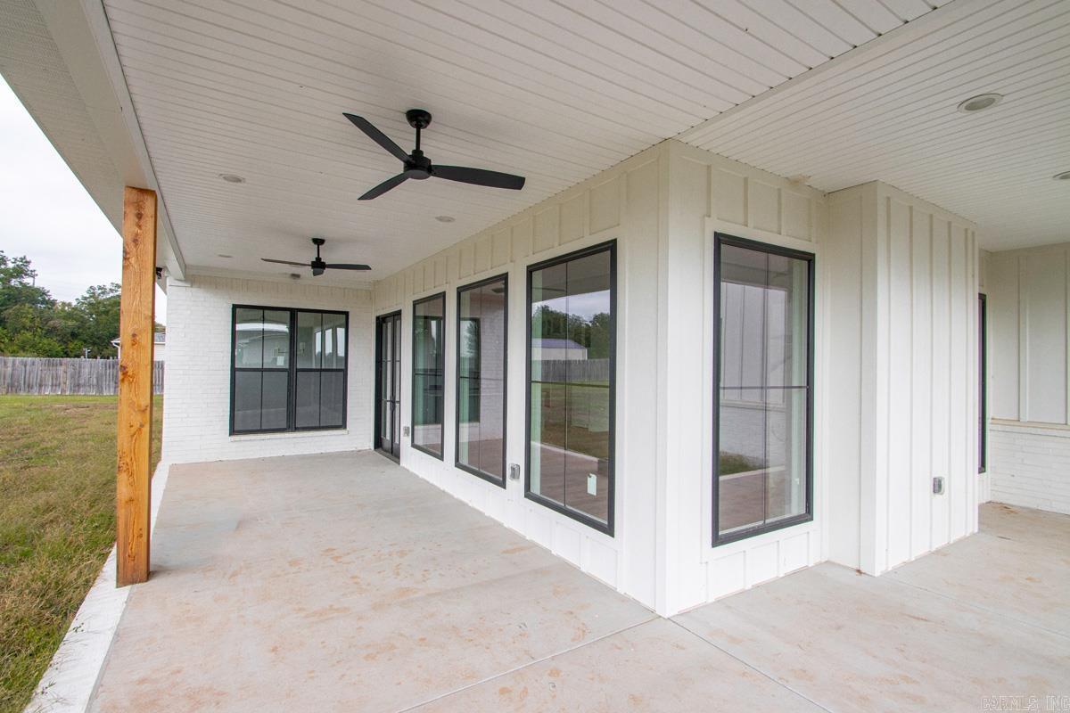 7918 Blue Heron Parkway Street Property Photo 12