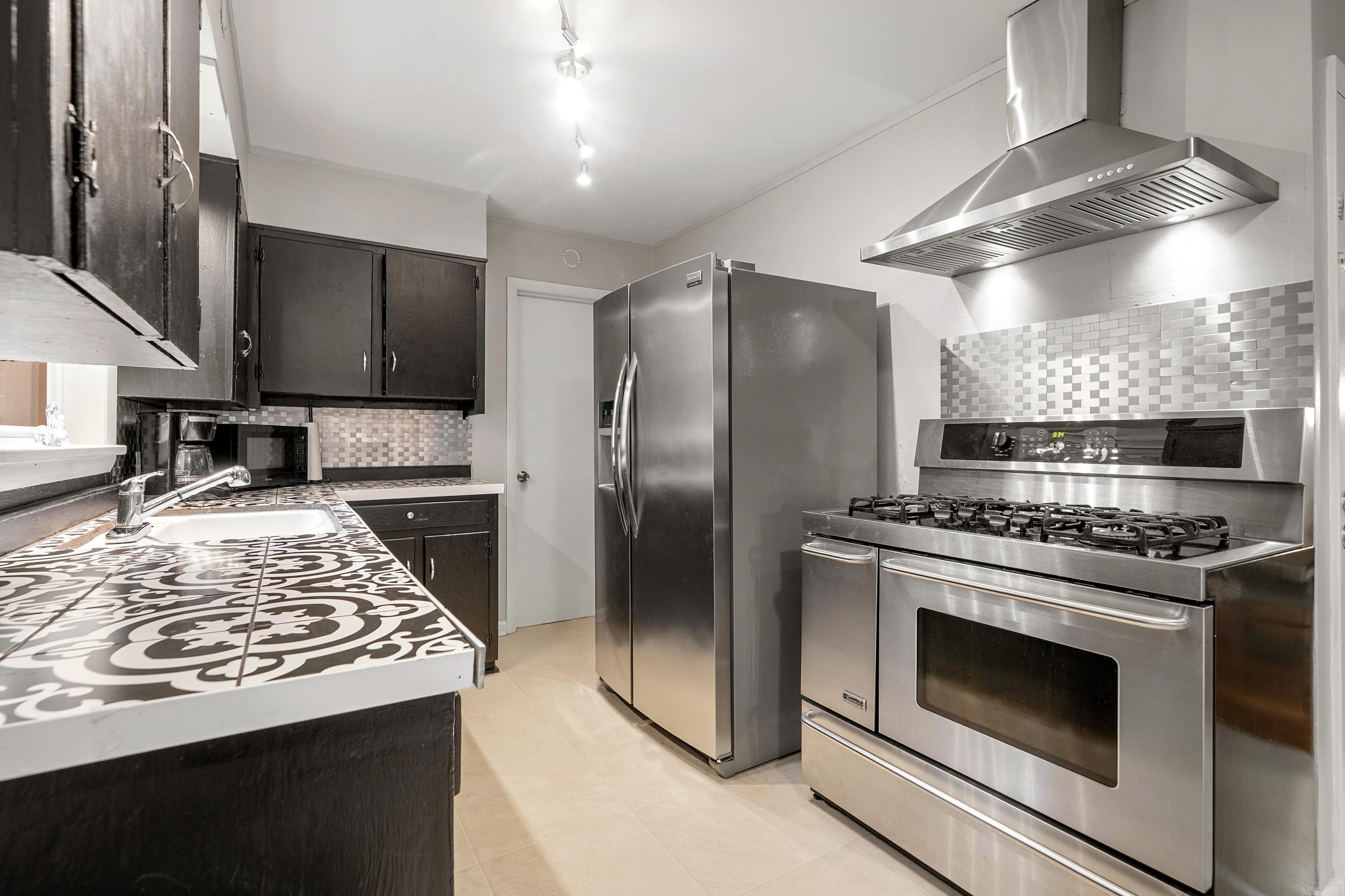 303 Jerome Street Property Photo 16