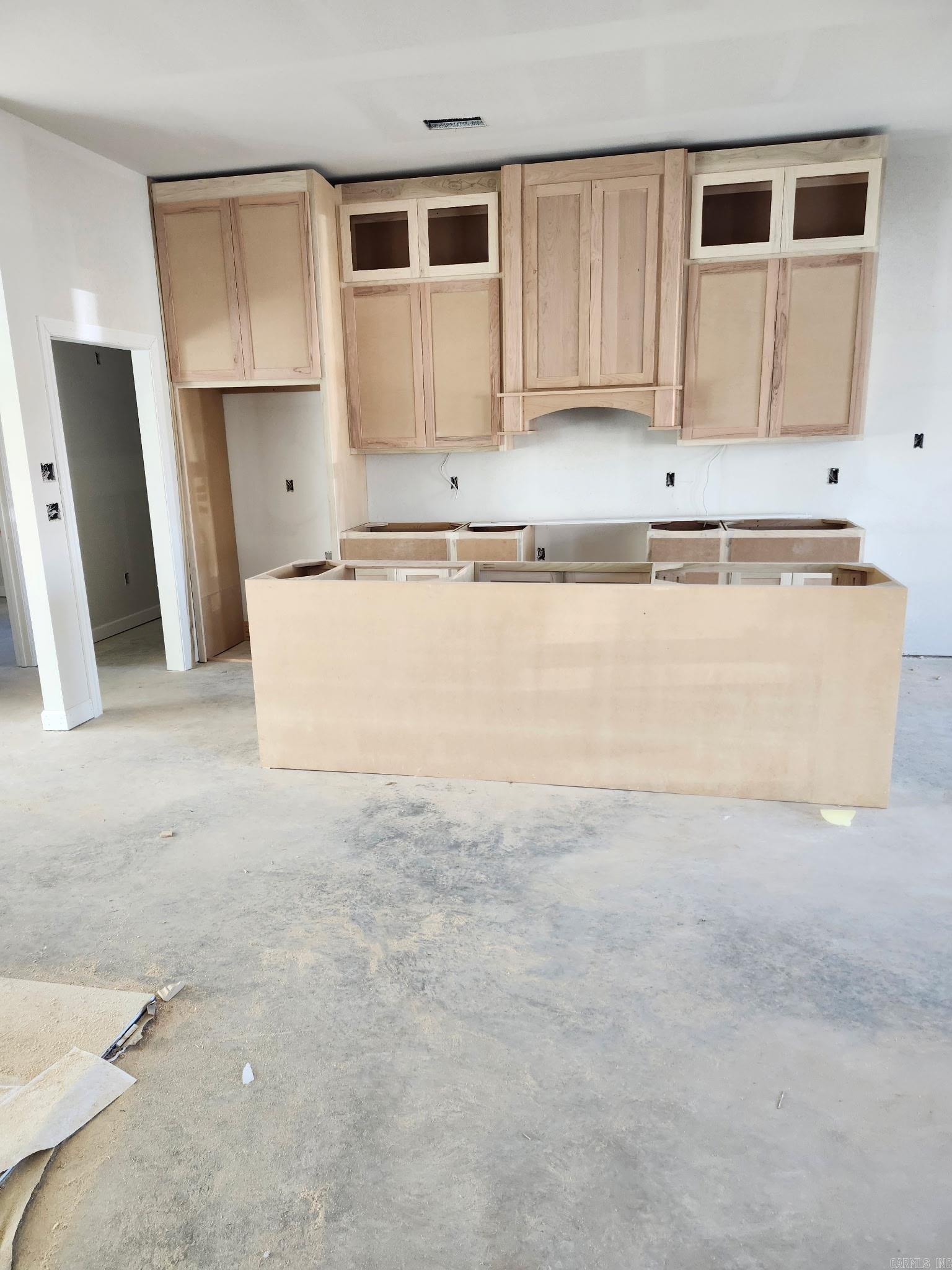 606 Corondelet Lane Property Photo 3