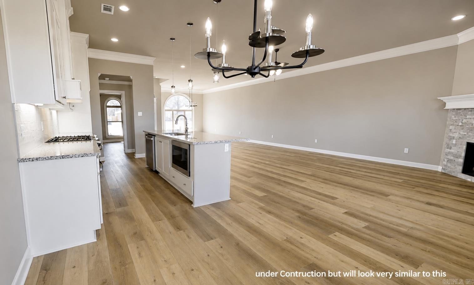 606 Corondelet Lane Property Photo 4