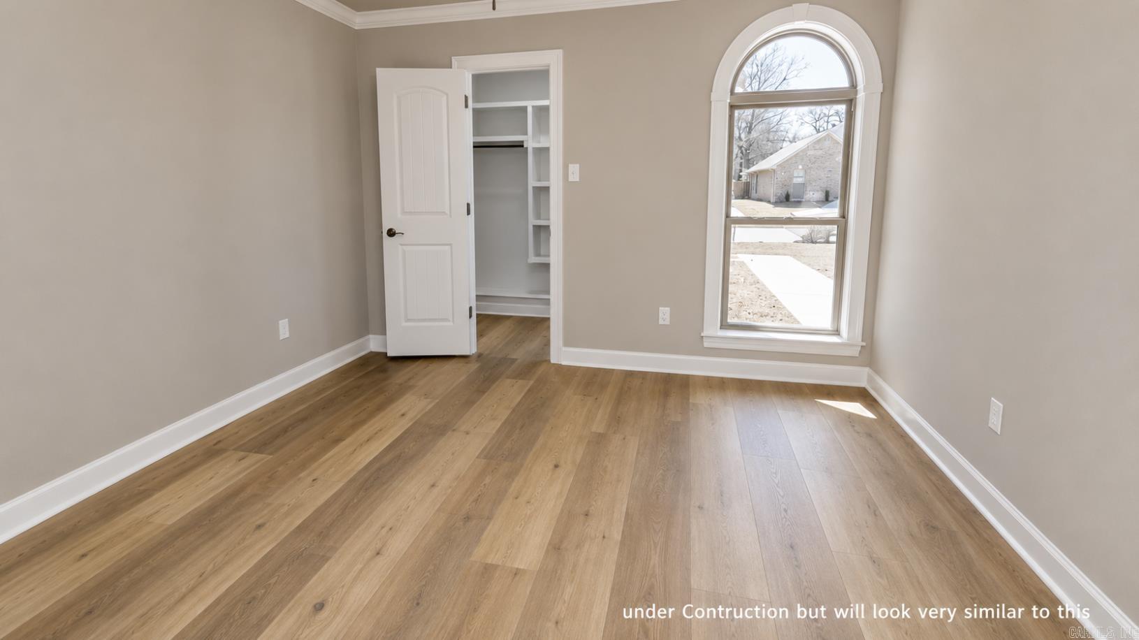606 Corondelet Lane Property Photo 10