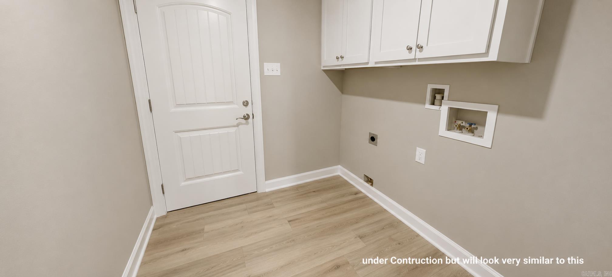 606 Corondelet Lane Property Photo 14