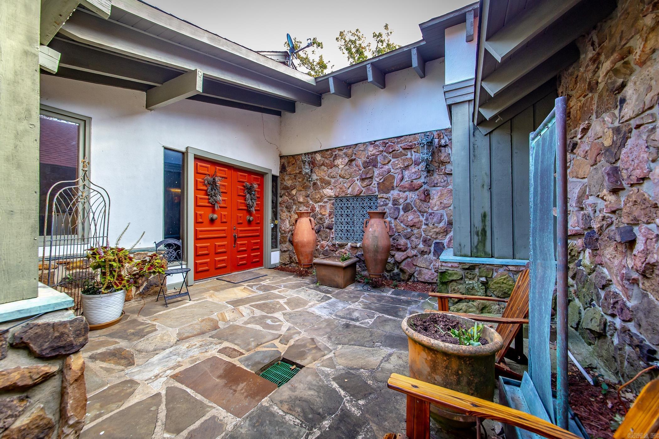 1023 Rock Ledge Road Property Photo 6