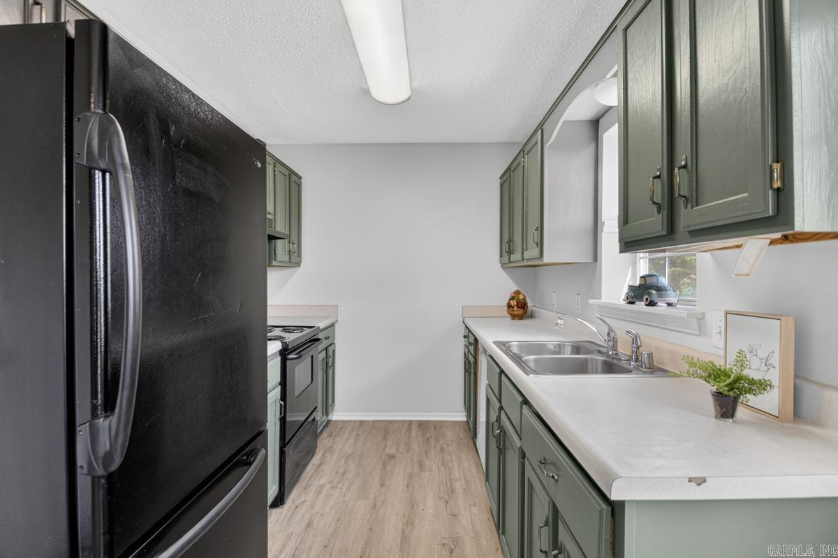 13825 Ridge Crest Drive Property Photo 10