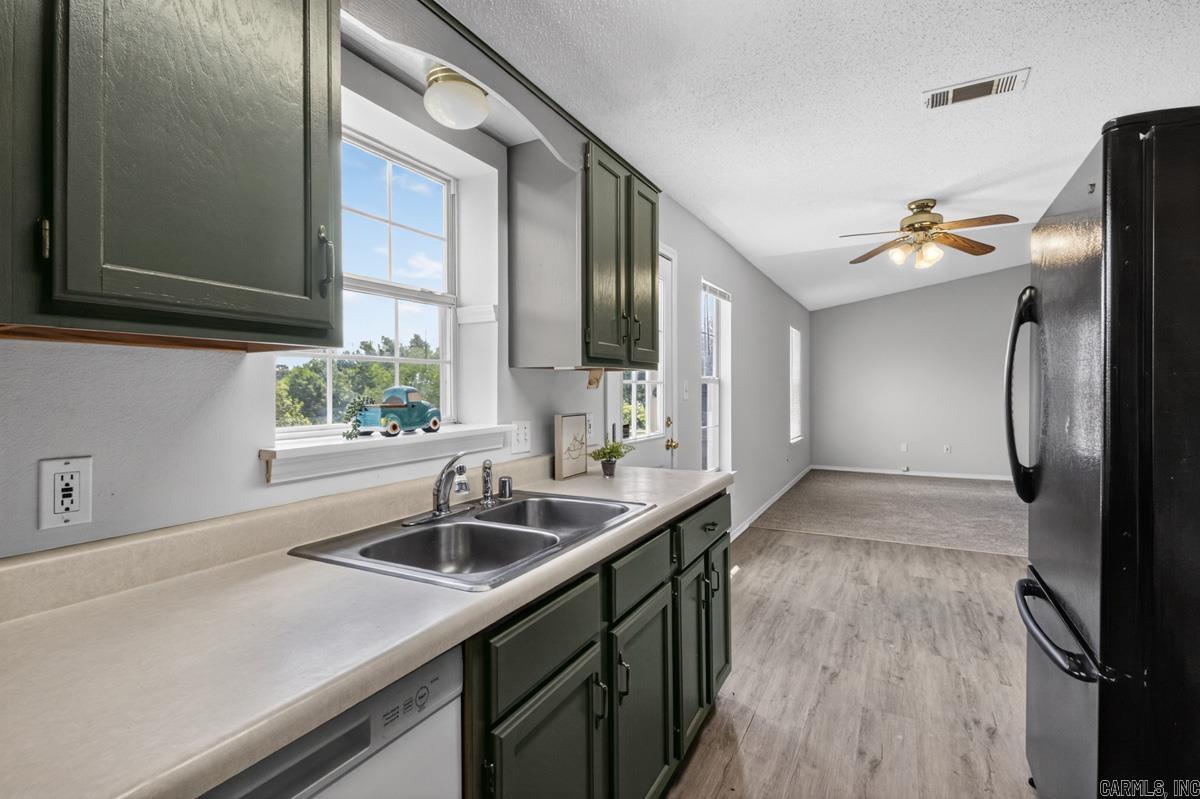 13825 Ridge Crest Drive Property Photo 12