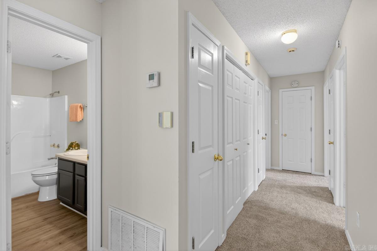 13825 Ridge Crest Drive Property Photo 14