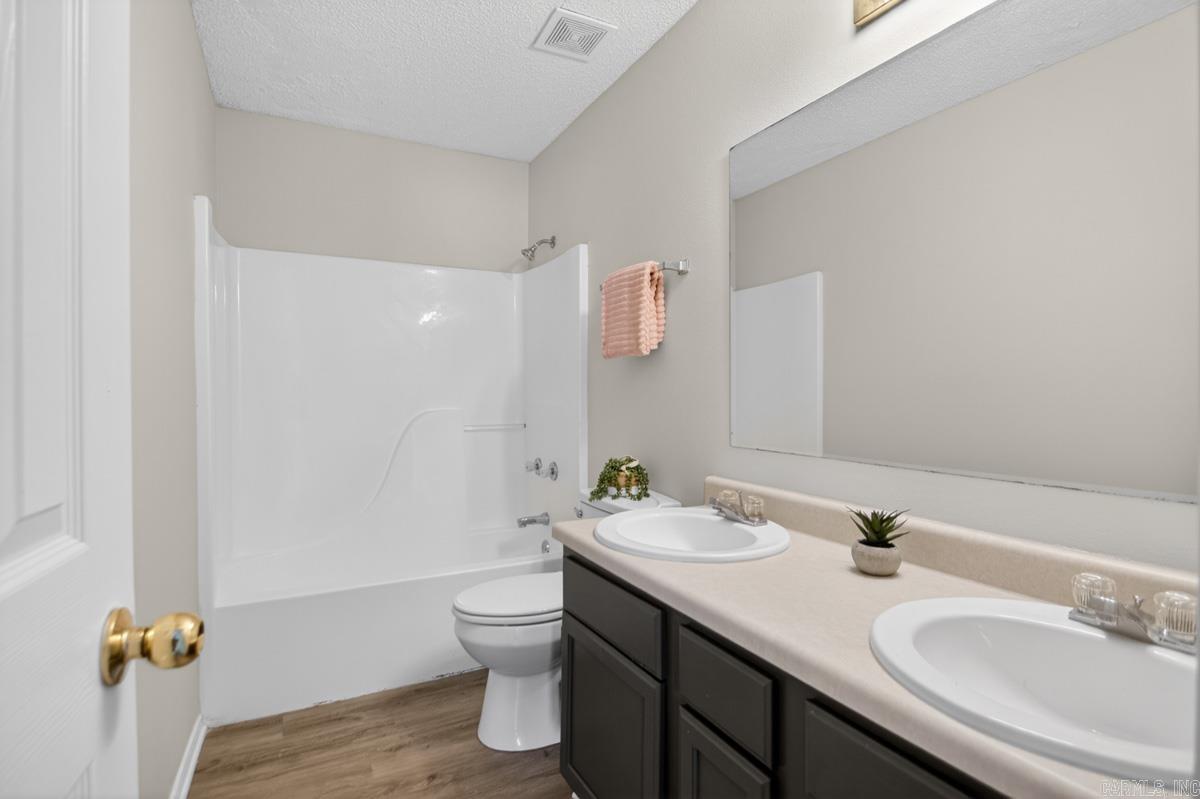 13825 Ridge Crest Drive Property Photo 15