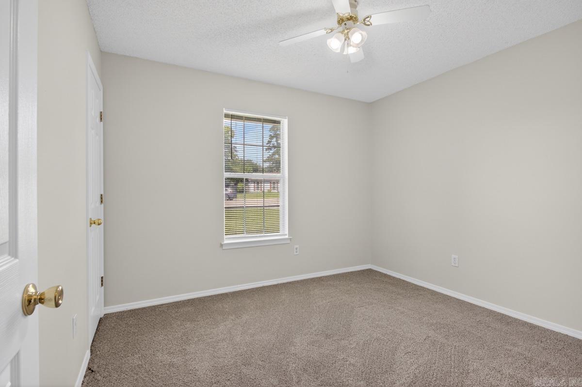 13825 Ridge Crest Drive Property Photo 17