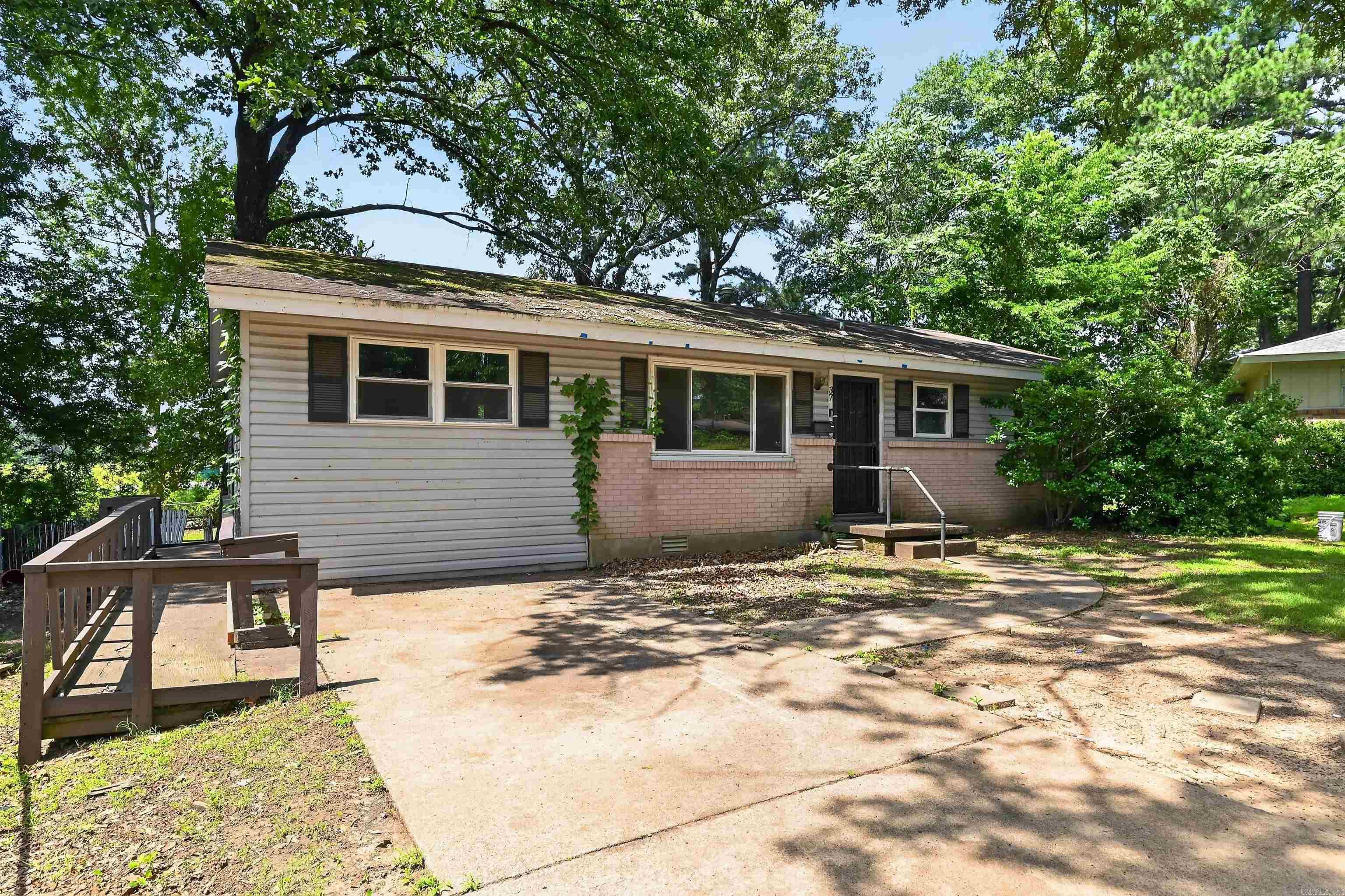 37 Clifton Drive Property Photo 2