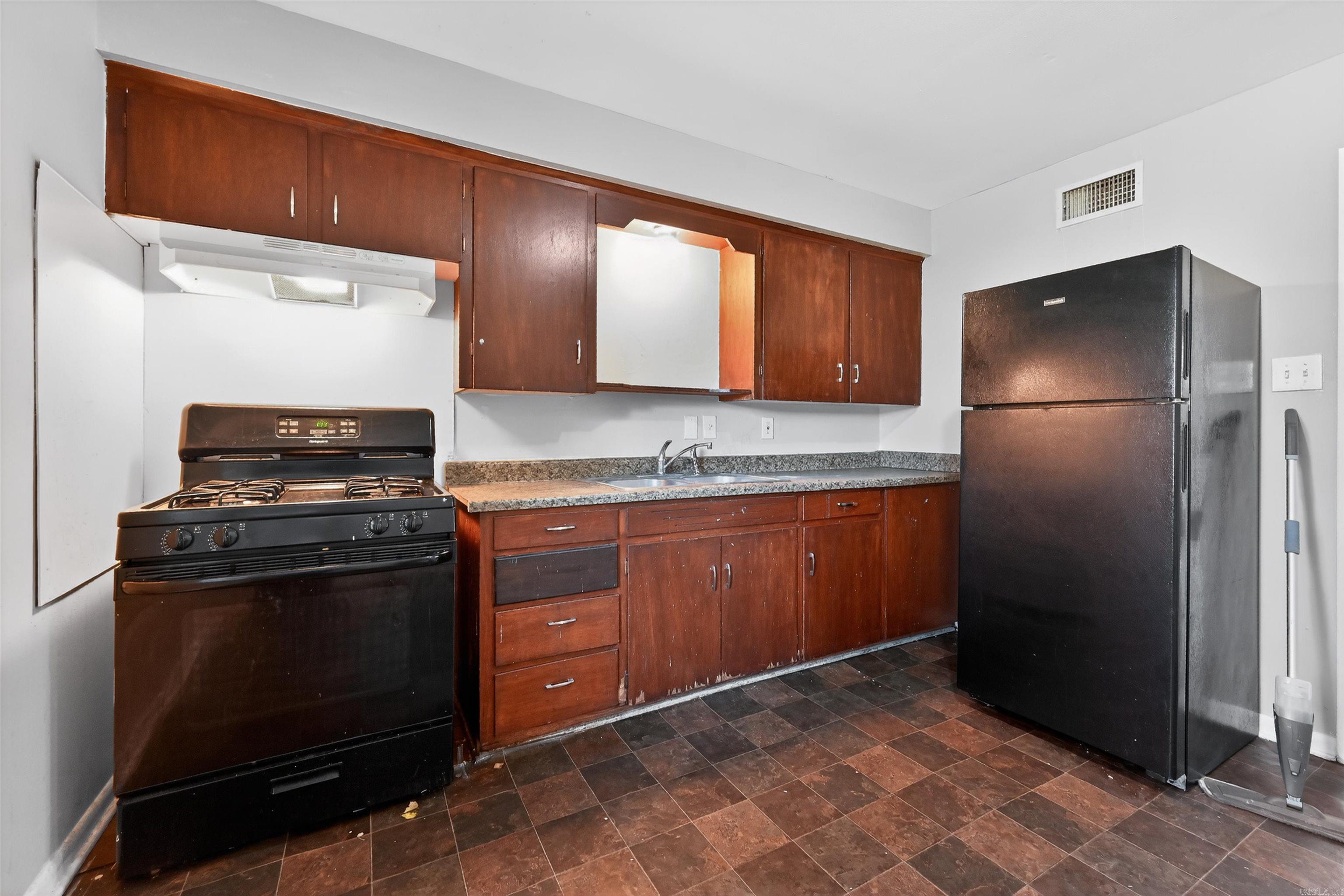 37 Clifton Drive Property Photo 9