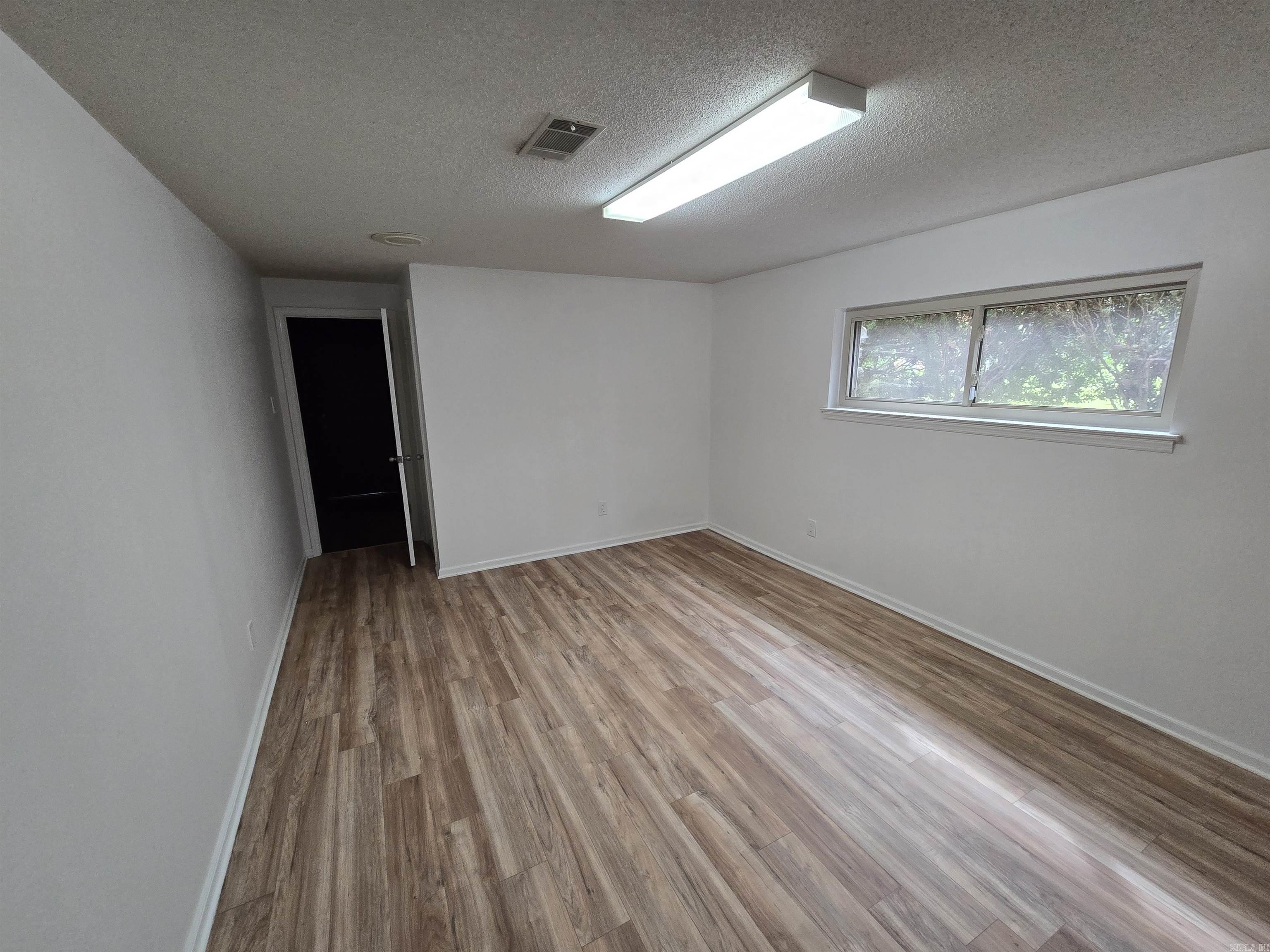 3403 Millbrook Road Property Photo 12